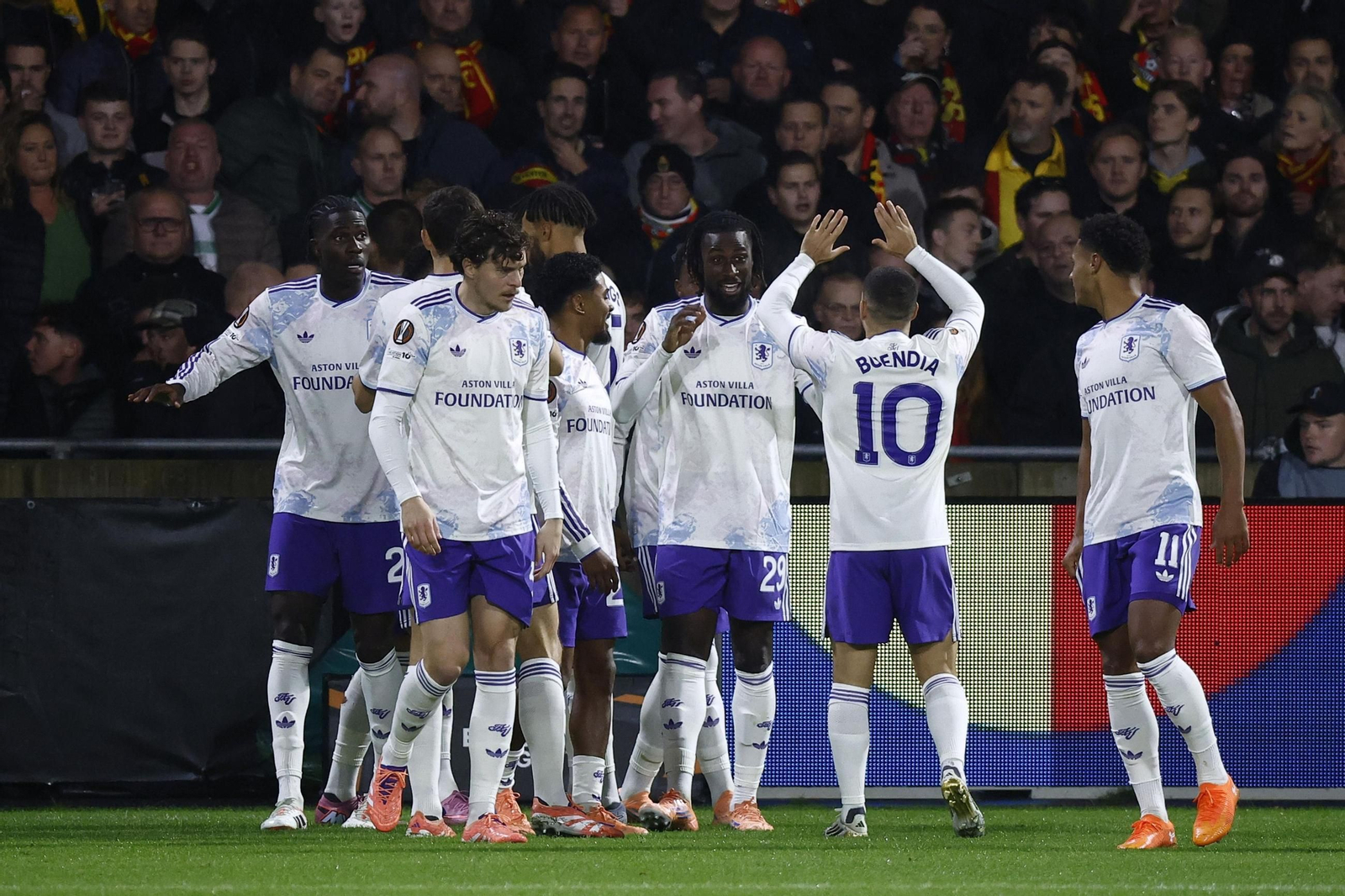 Go Ahead Eagles-Aston Villa (9).jpg