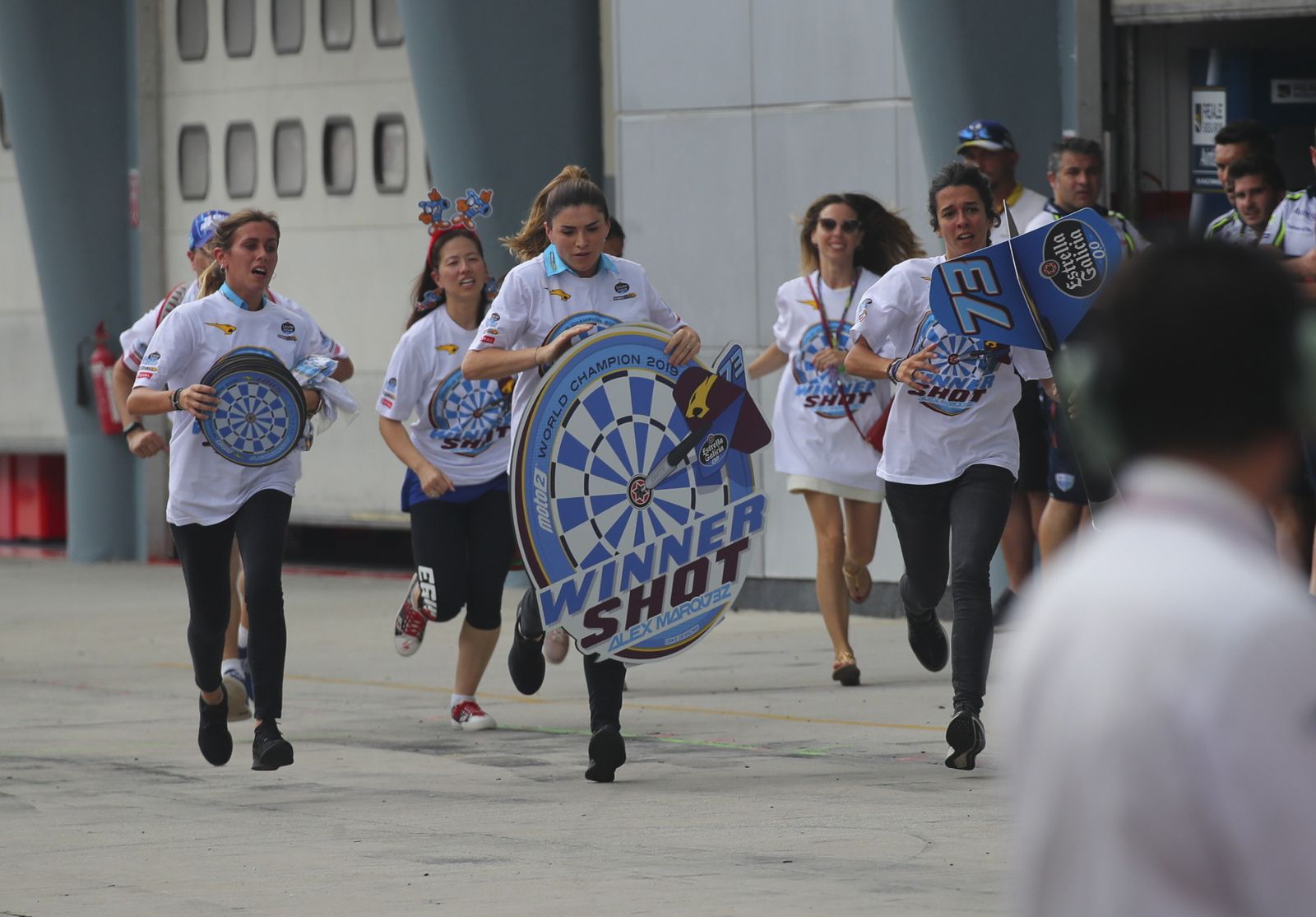 La celebración del título mundial de Moto2 de Álex Márquez