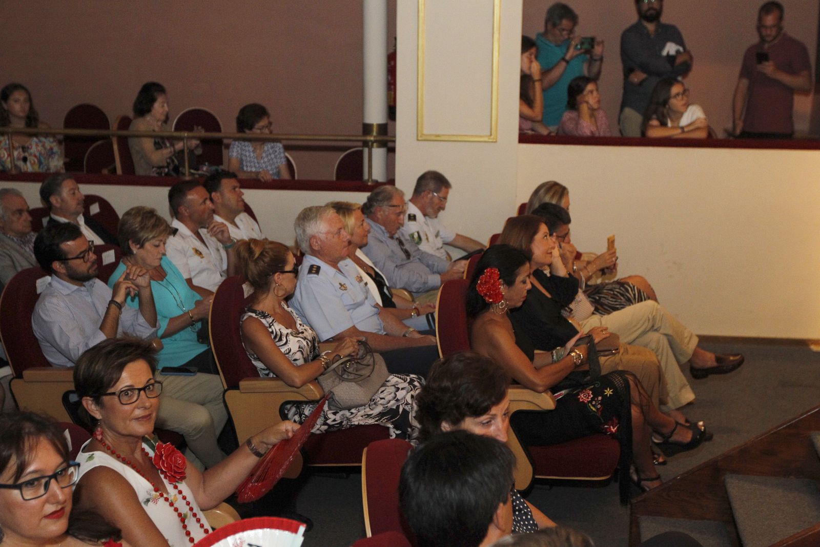 Fotogalería entrega capote de paseo al torero Ginés Marín. Feria de Almería 2019