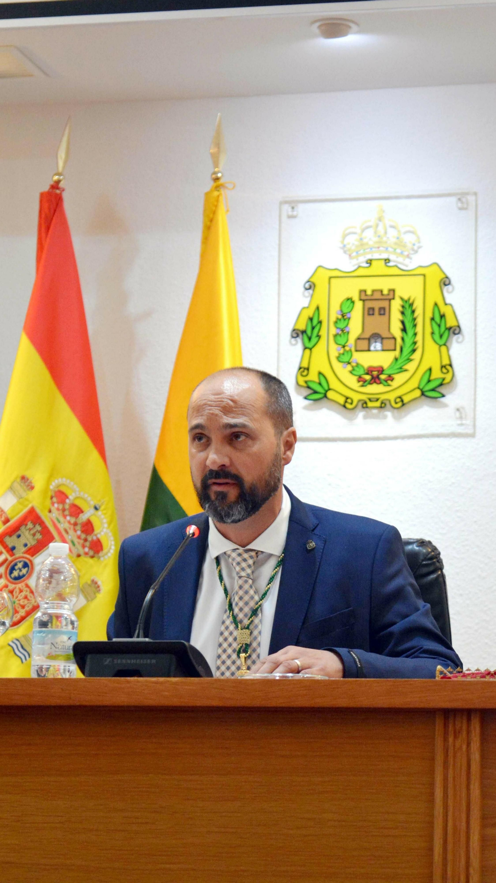 El Pleno de investidura de los Barrios en imágenes