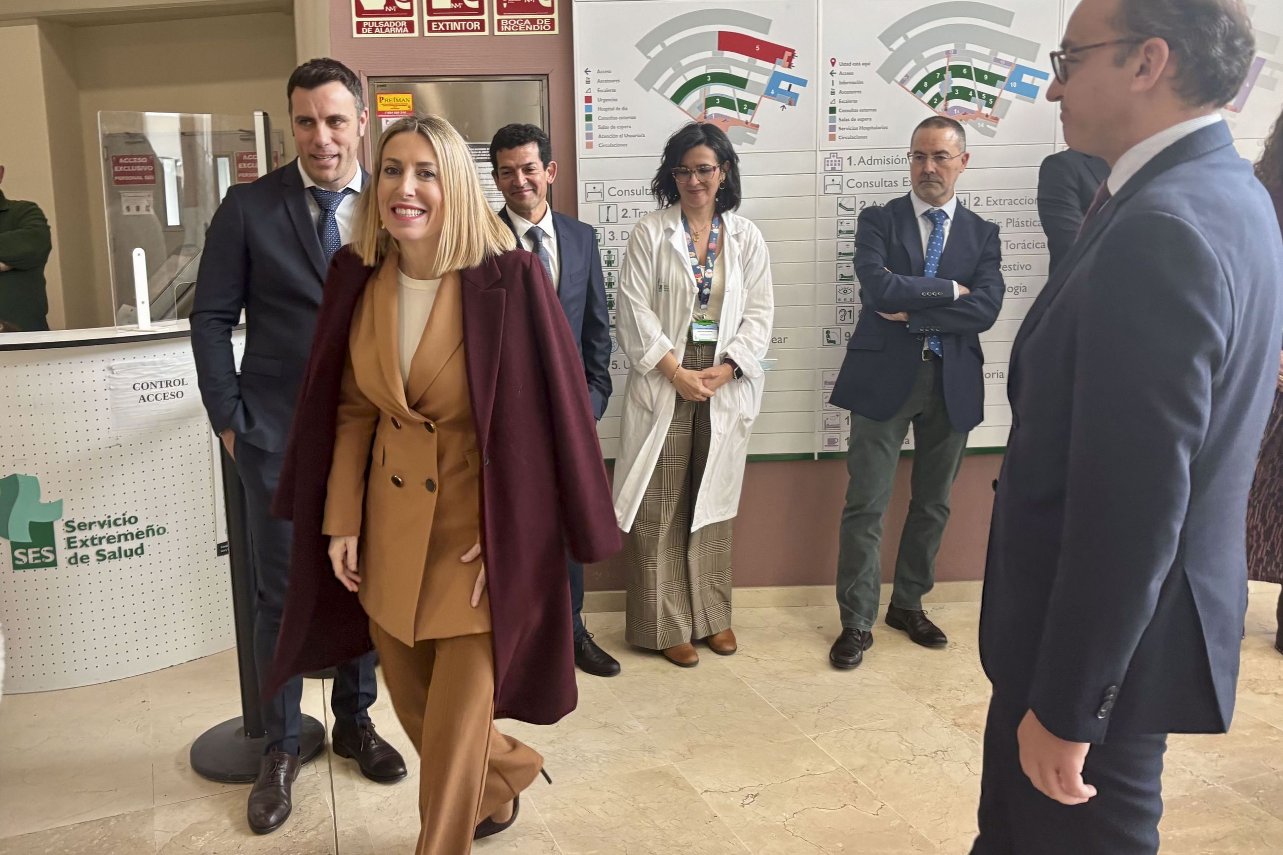 PP y Vox tensan la negociación para investir a Guardiola en Extremadura con un duro cruce de reproches