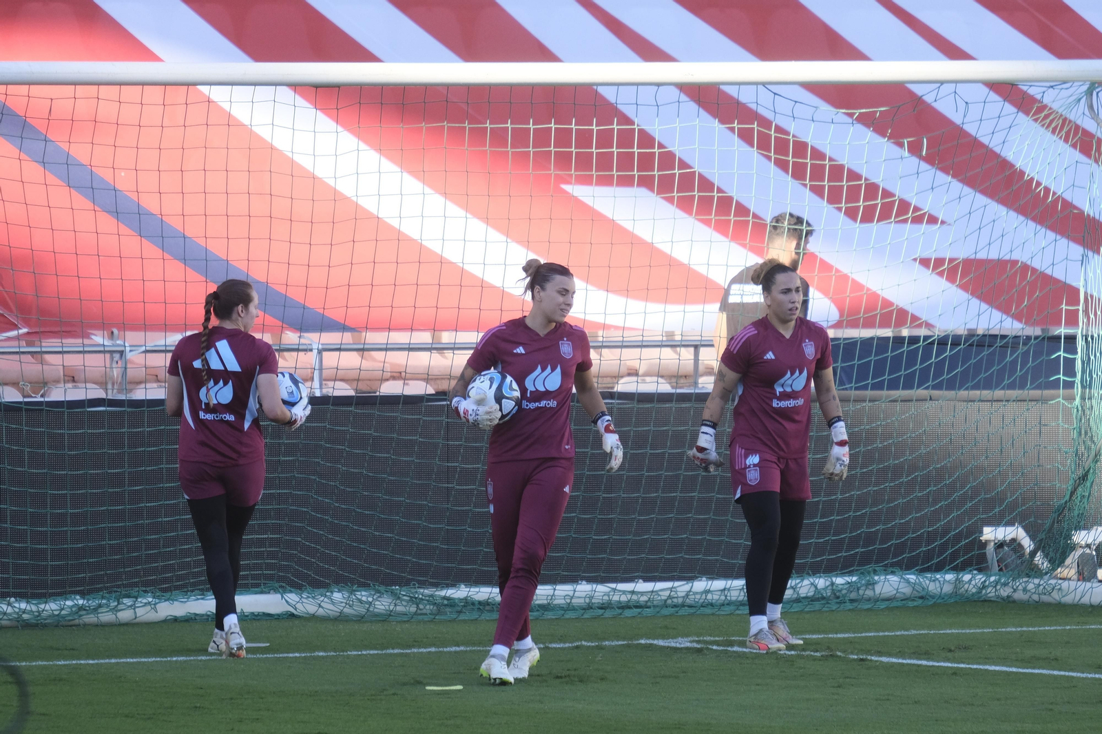 Las mejores fotografías del entrenamiento de España en El Arcángel antes de jugar ante Suiza