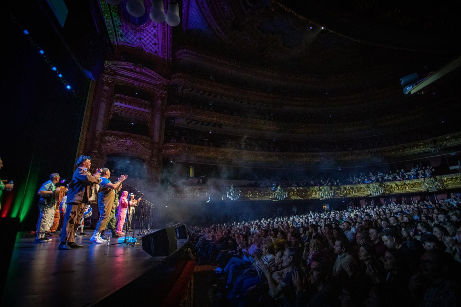 La antología del 'Love' sobre las tablas del teatro
