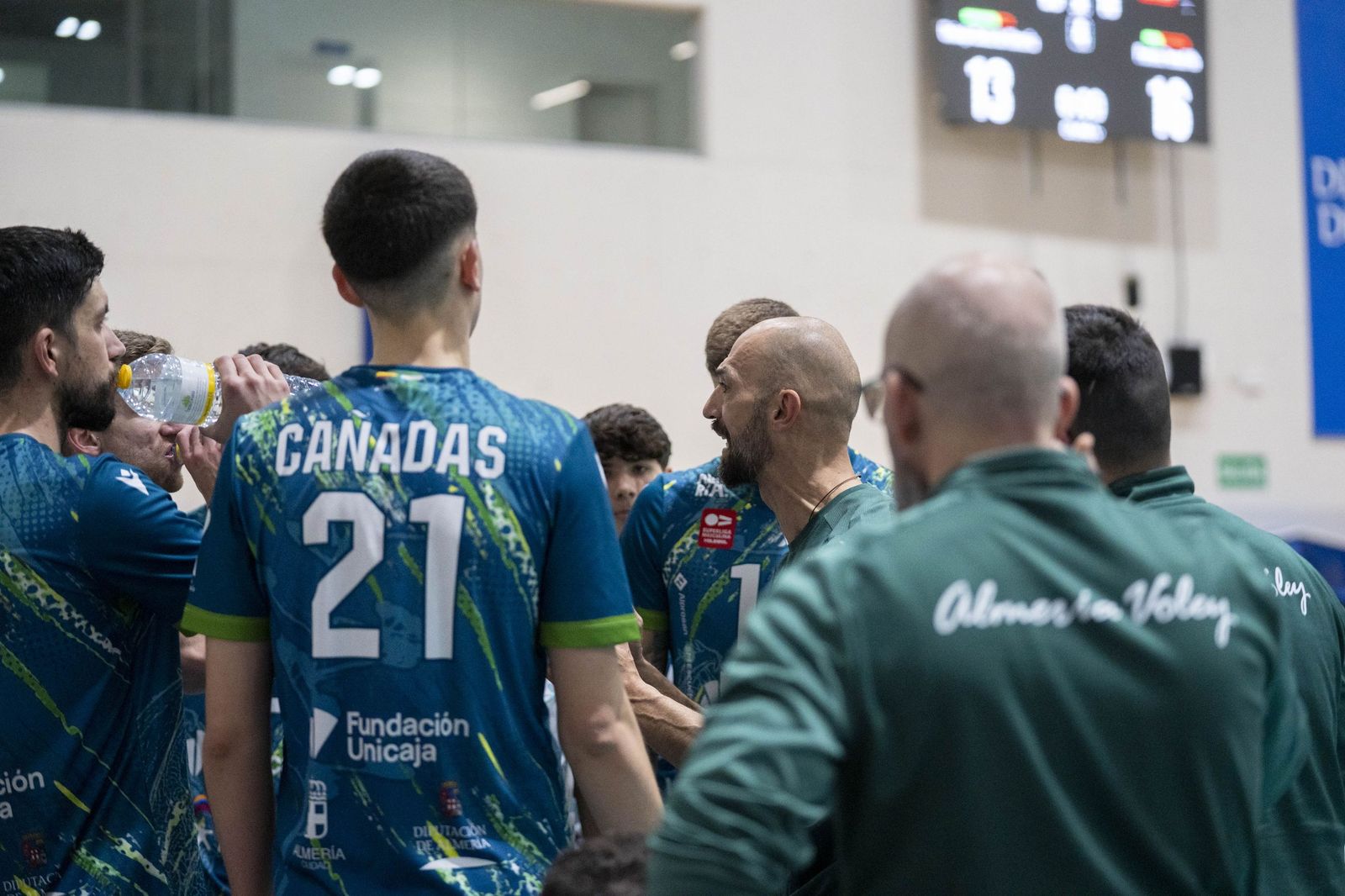 Las imágenes del partido entre Unicaja Costa de Almería y Pamesa Teruel de Superliga de voleibol