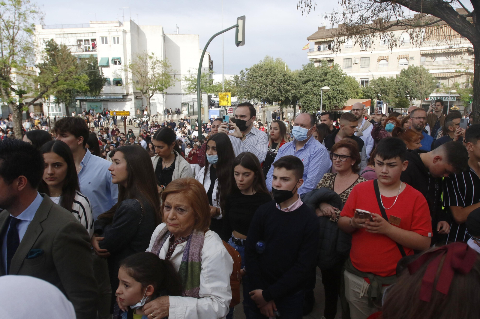 Lunes Santo en Córdoba: La procesión de la Vera-Cruz, en imágenes