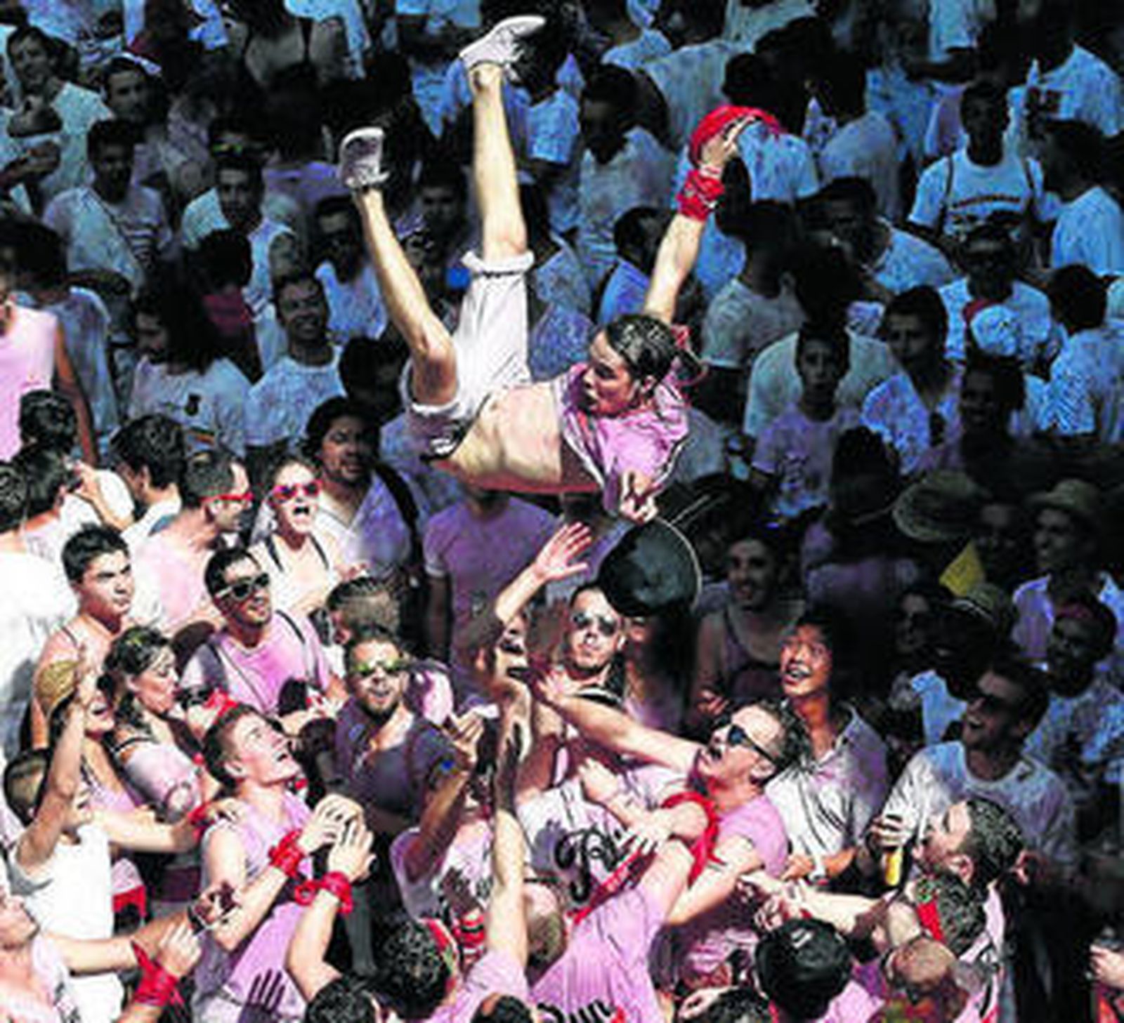 La población de la capital navarra se multiplica por cuatro durante estas fiestas.