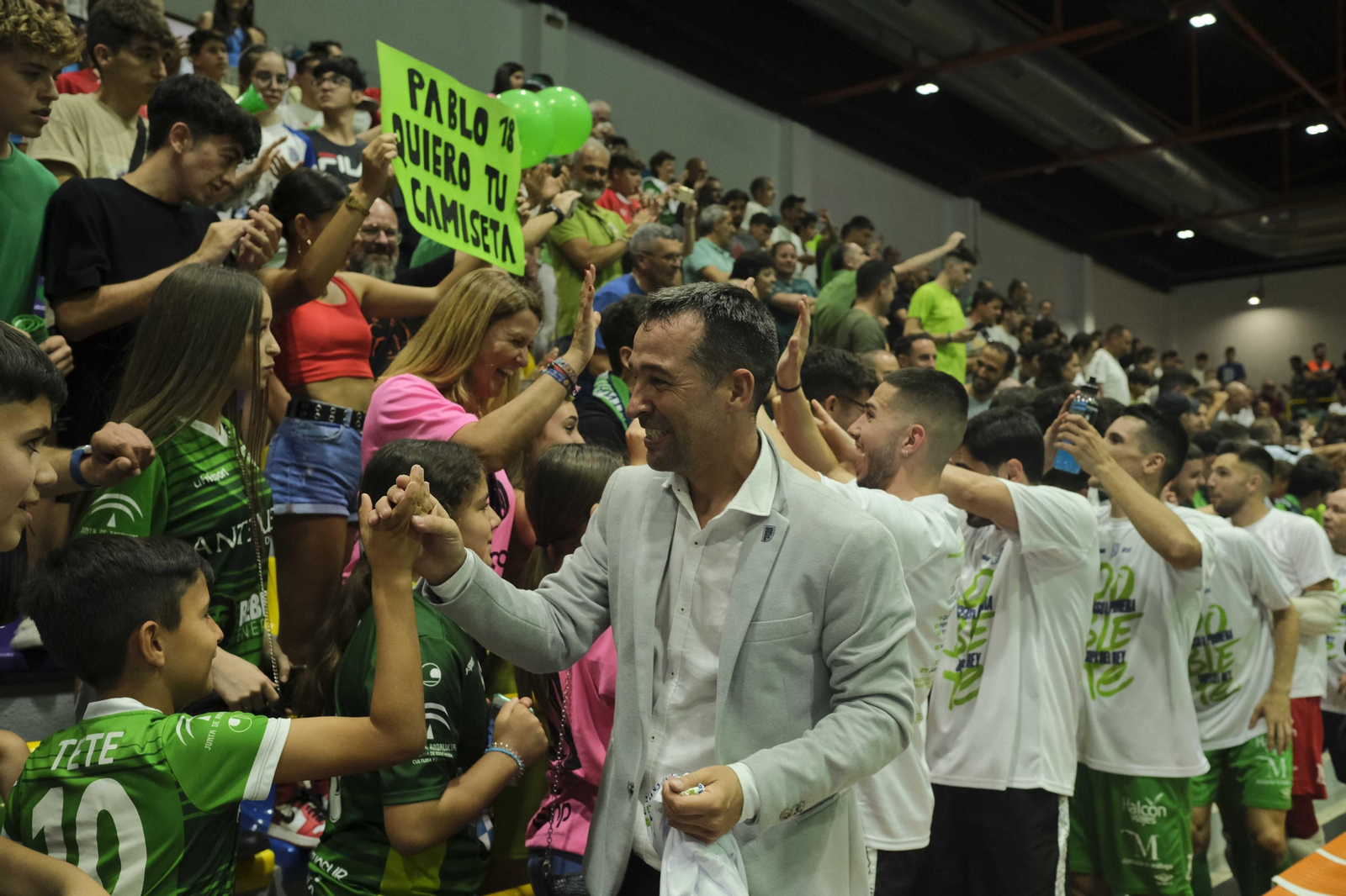 La fiesta del ascenso del BeSoccer UMA Antequera, en imágenes