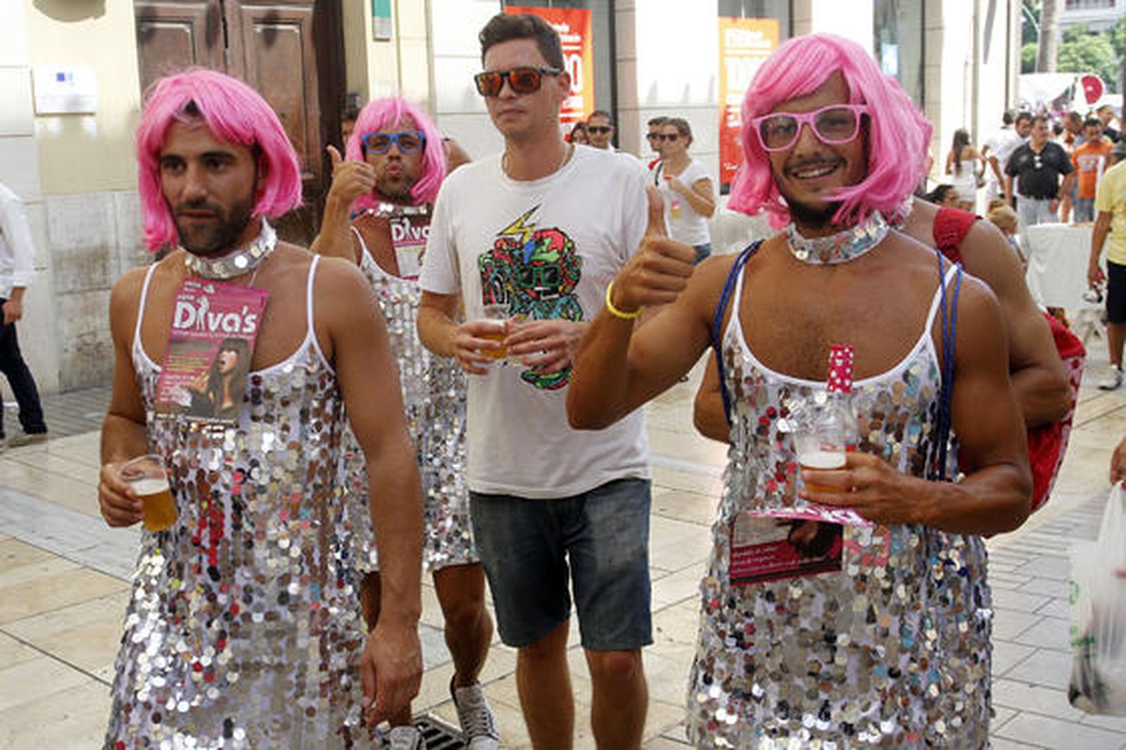 Hora de barrer la fiesta 

Foto: Lorena Avilés