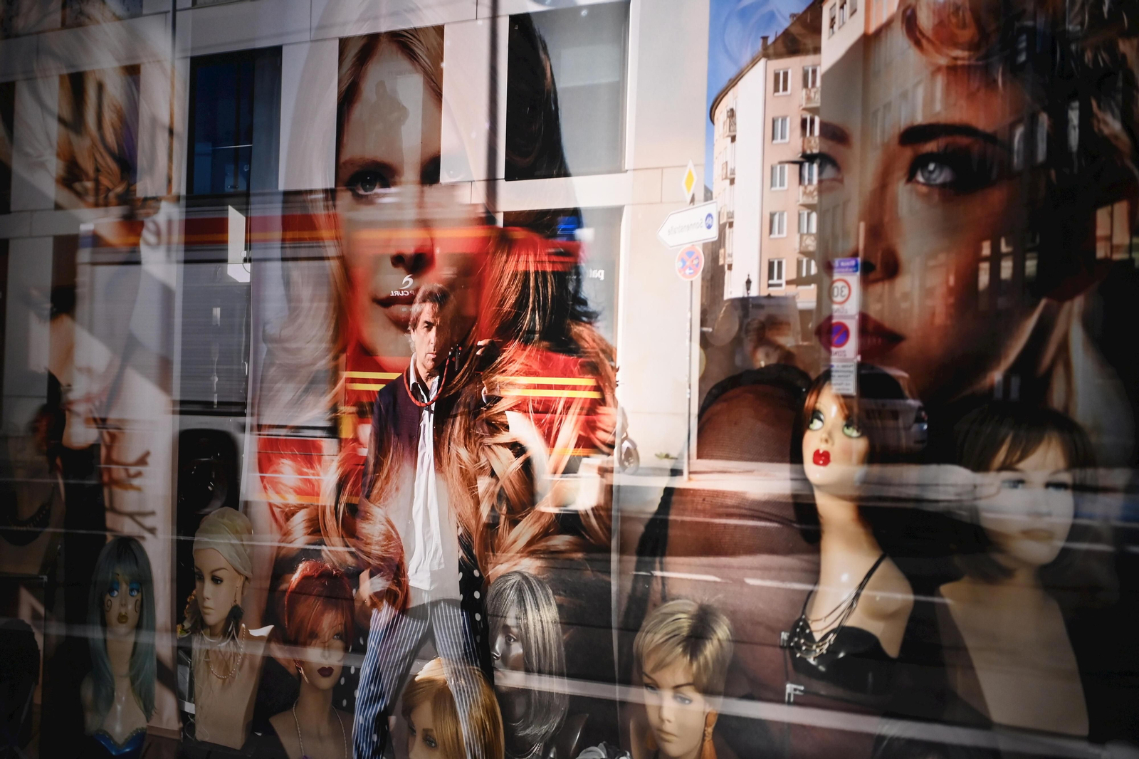 La exposición '15 minutos de fama', de Hubertus von Hohenlohe en Málaga (fotos)