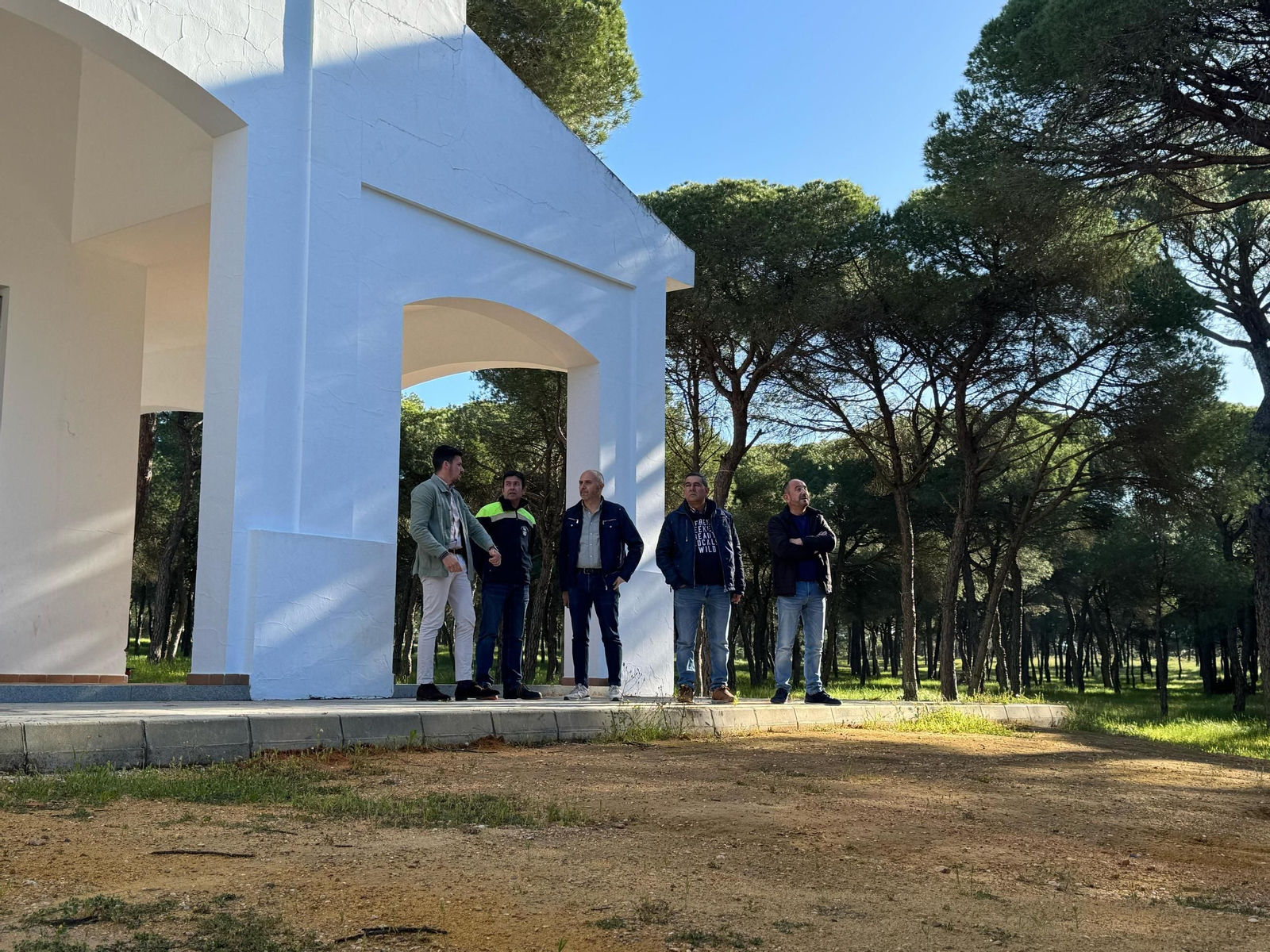 Adrián Cano en su visita al recinto romero de Aljaraque.