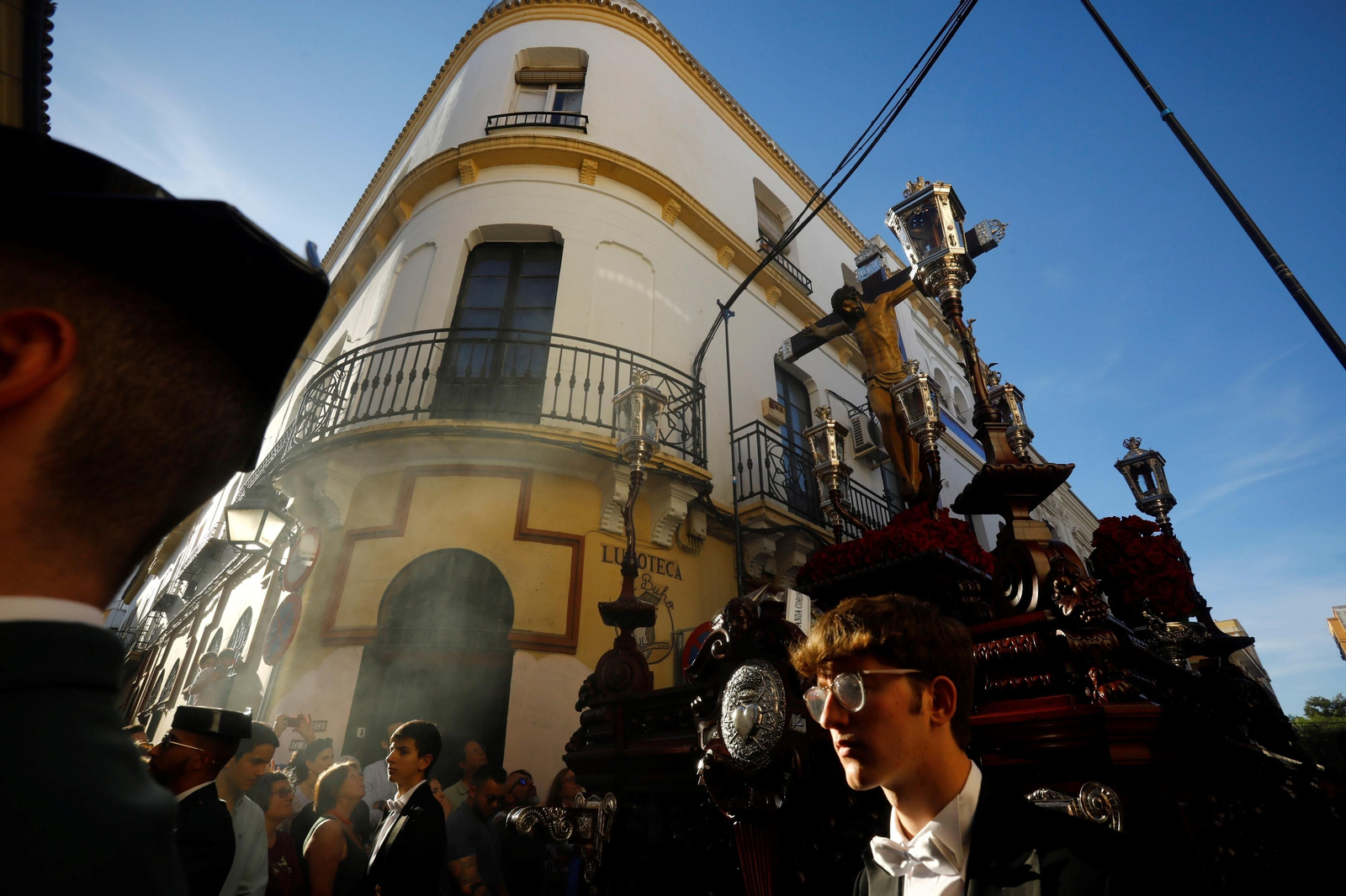 Viernes Santo en Córdoba: la procesión de los Dolores, en imágenes