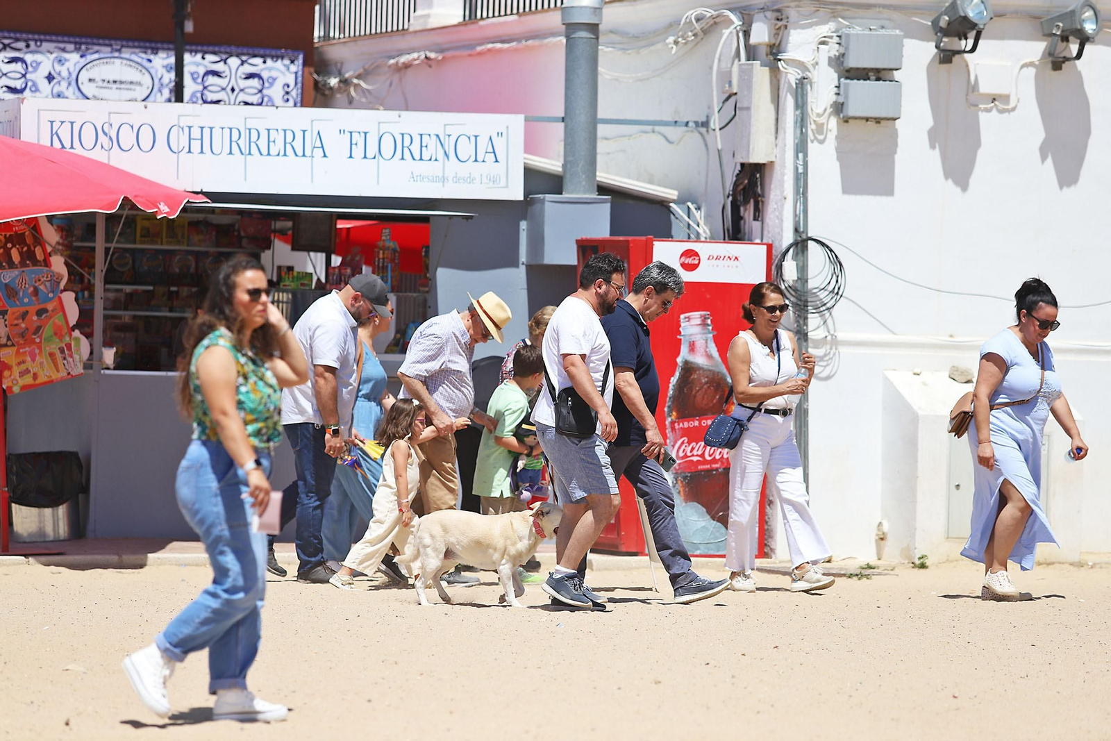 Ambiente en la aldea del Rocío en la mañana de domingo
