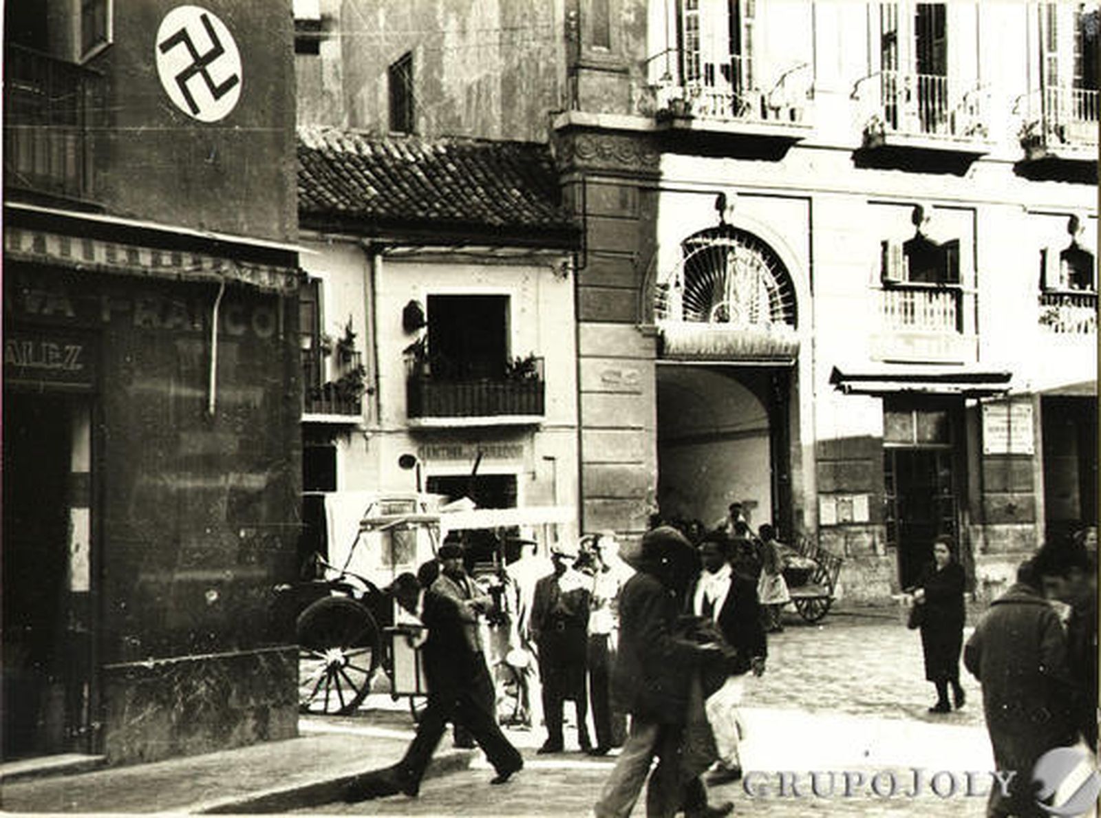 Con el recuerdo cercano de una cruenta guerra