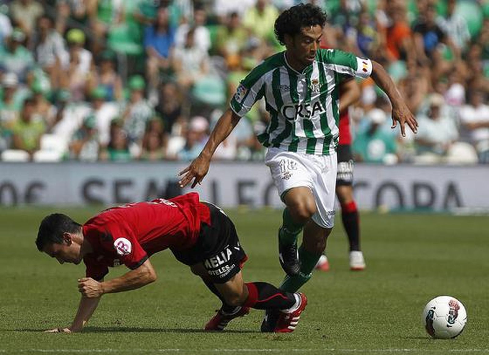 El Betis gana el segundo partido de su regreso a Primera gracias a un gol de Rubén Castro (1-0). / Antonio Pizarro