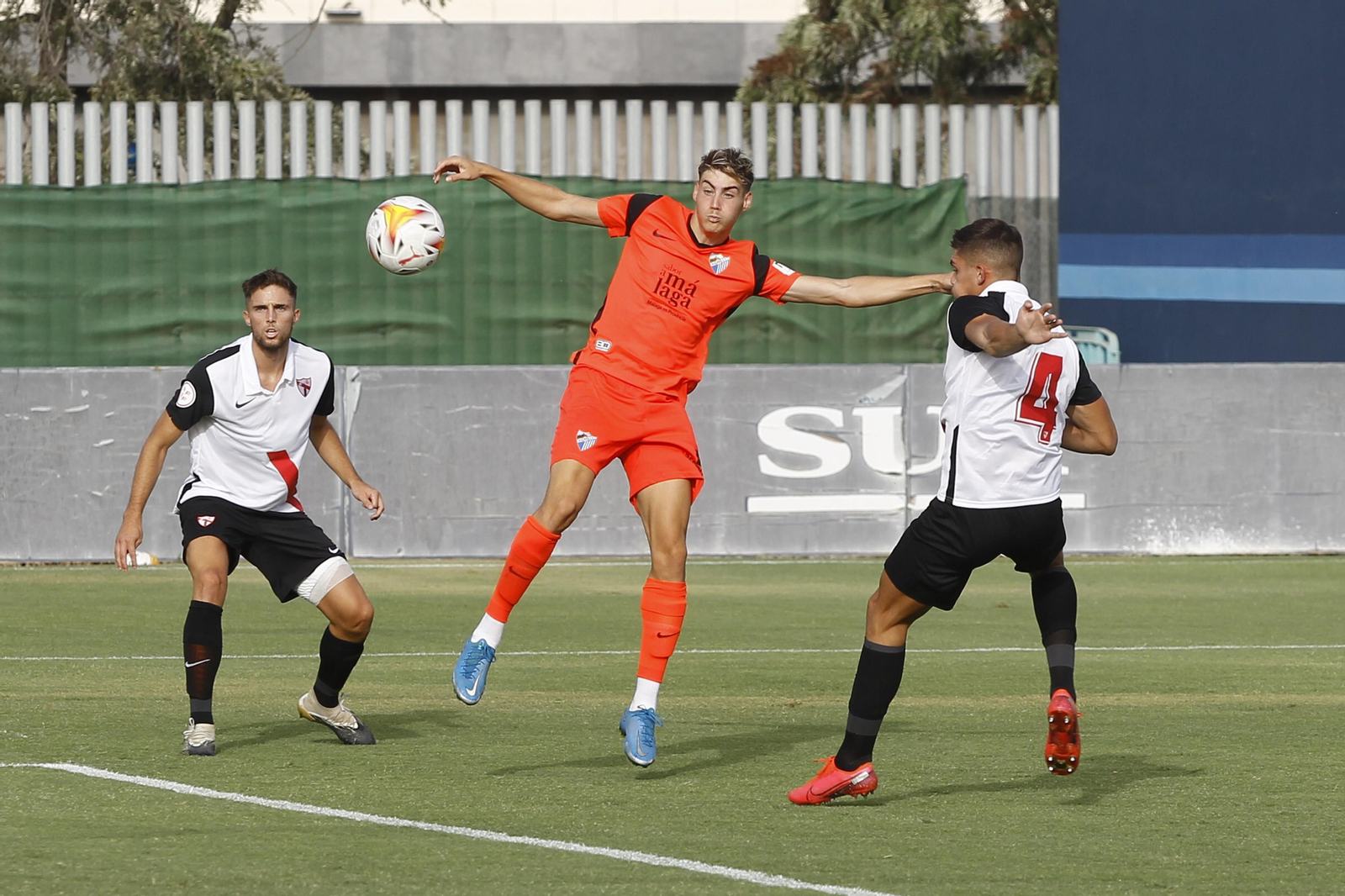 El Málaga CF-Sevilla Atlético, en fotos