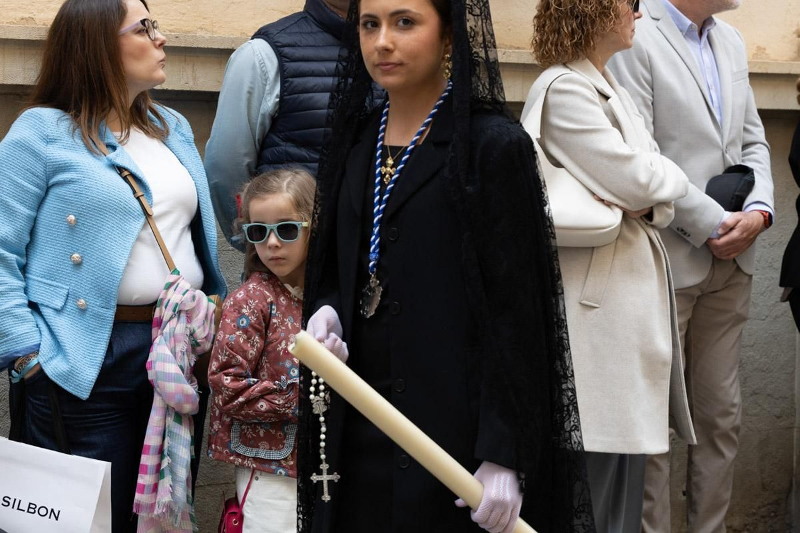 Los jiennenses se echan a la calle para presenciar la primera de las procesiones de la jornada: la Borriquilla (II)