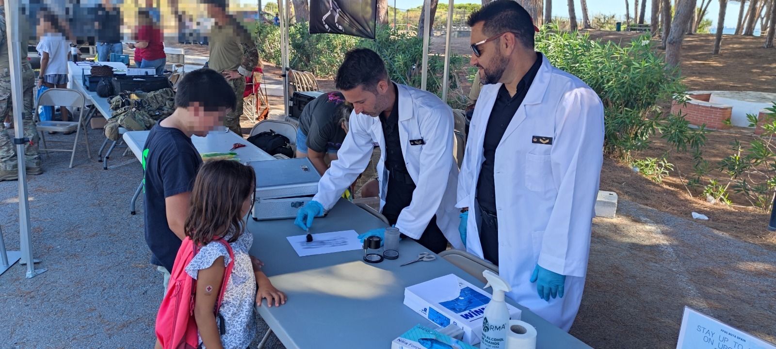La Policía en la muestra de la Base de Rota.