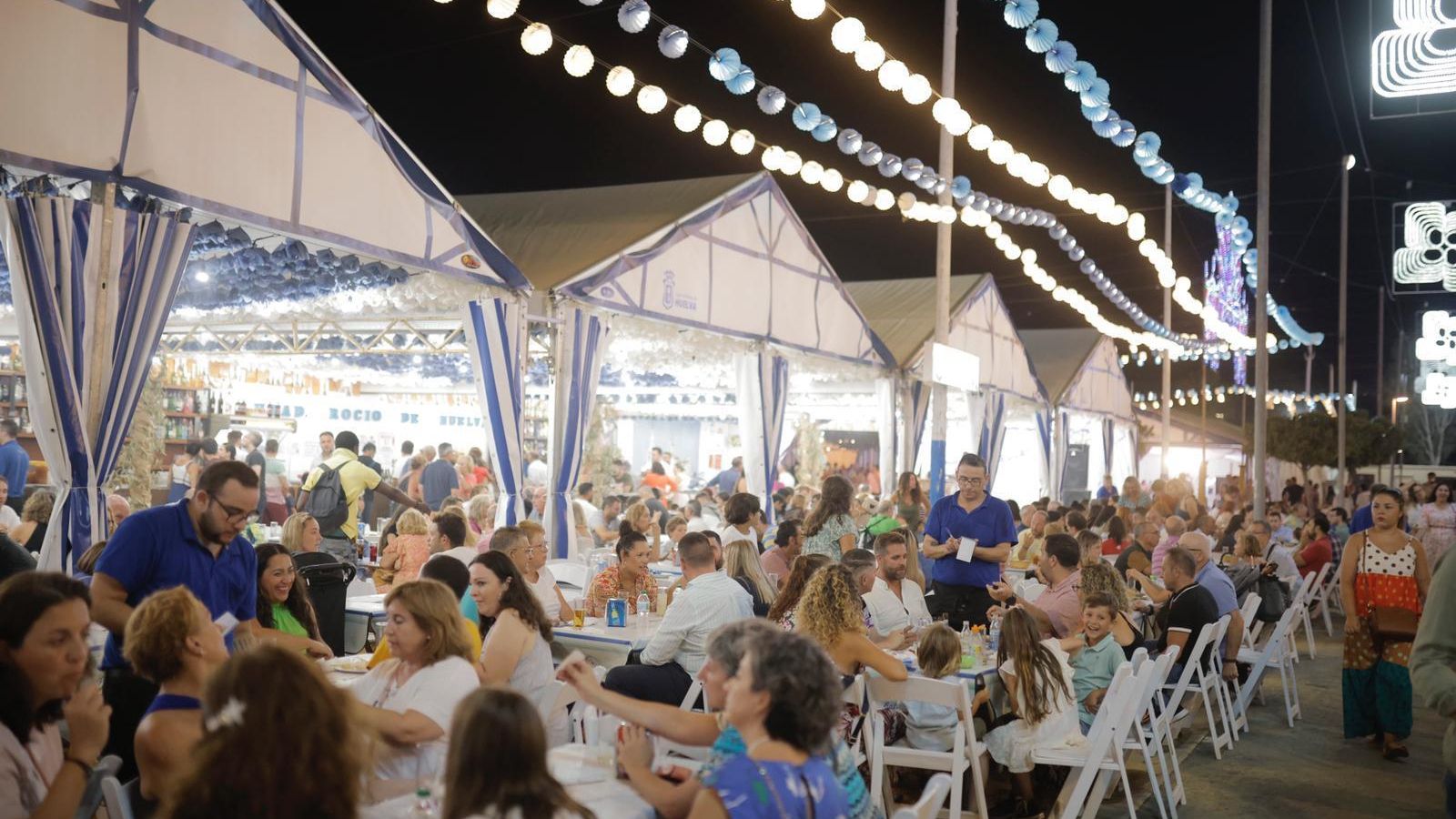 Ambiente en las casetas de Colombinas el miércoles 3 de agosto.