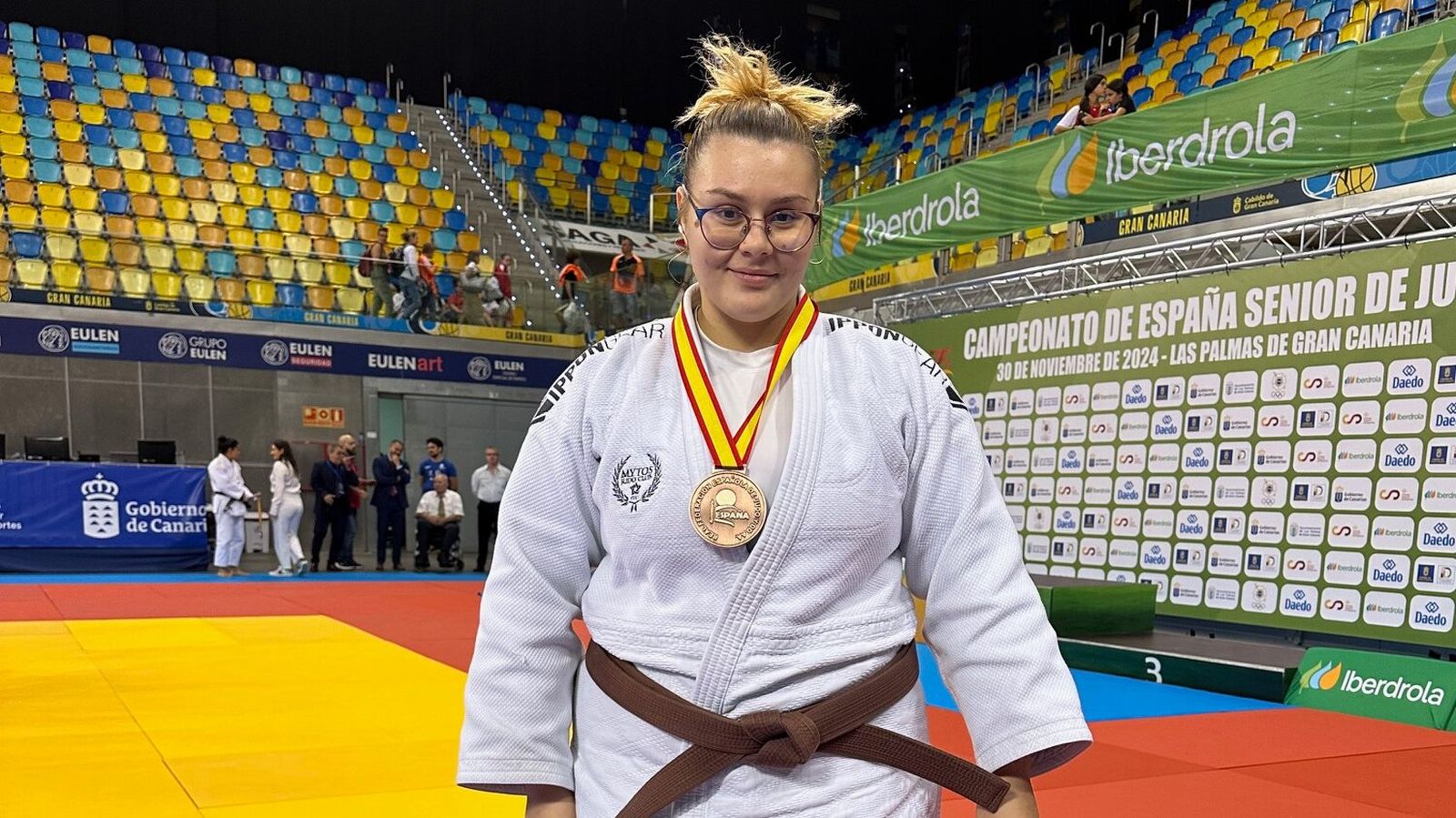La judoca almeriense posa con la medalla de bronce lograda en el Campeonato de España Absoluto de Judo .