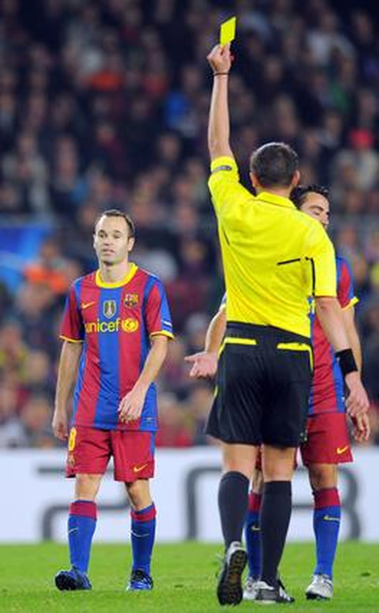 El Barcelona supera al Copenhague en el Camp Nou. / AFP