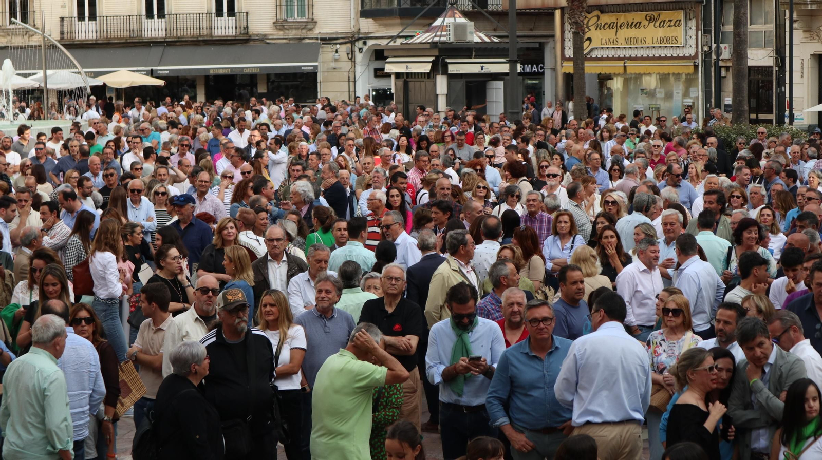 Imágenes de la concentración por las infraestructuras para Huelva