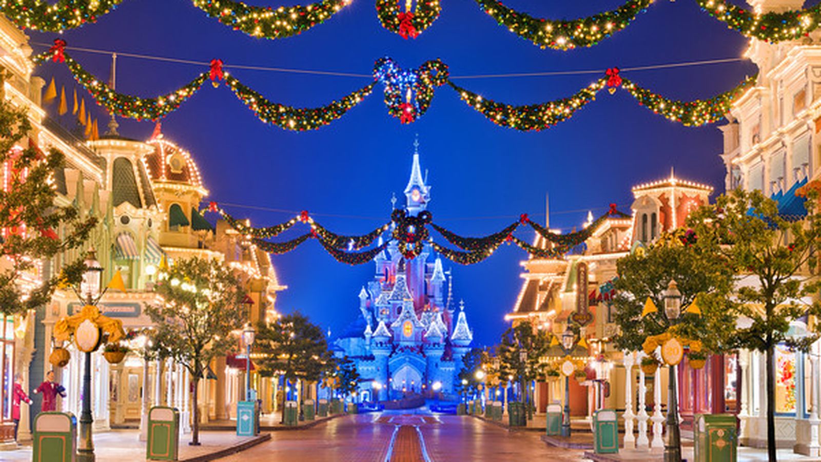 Main Street USA adornada por Navidad