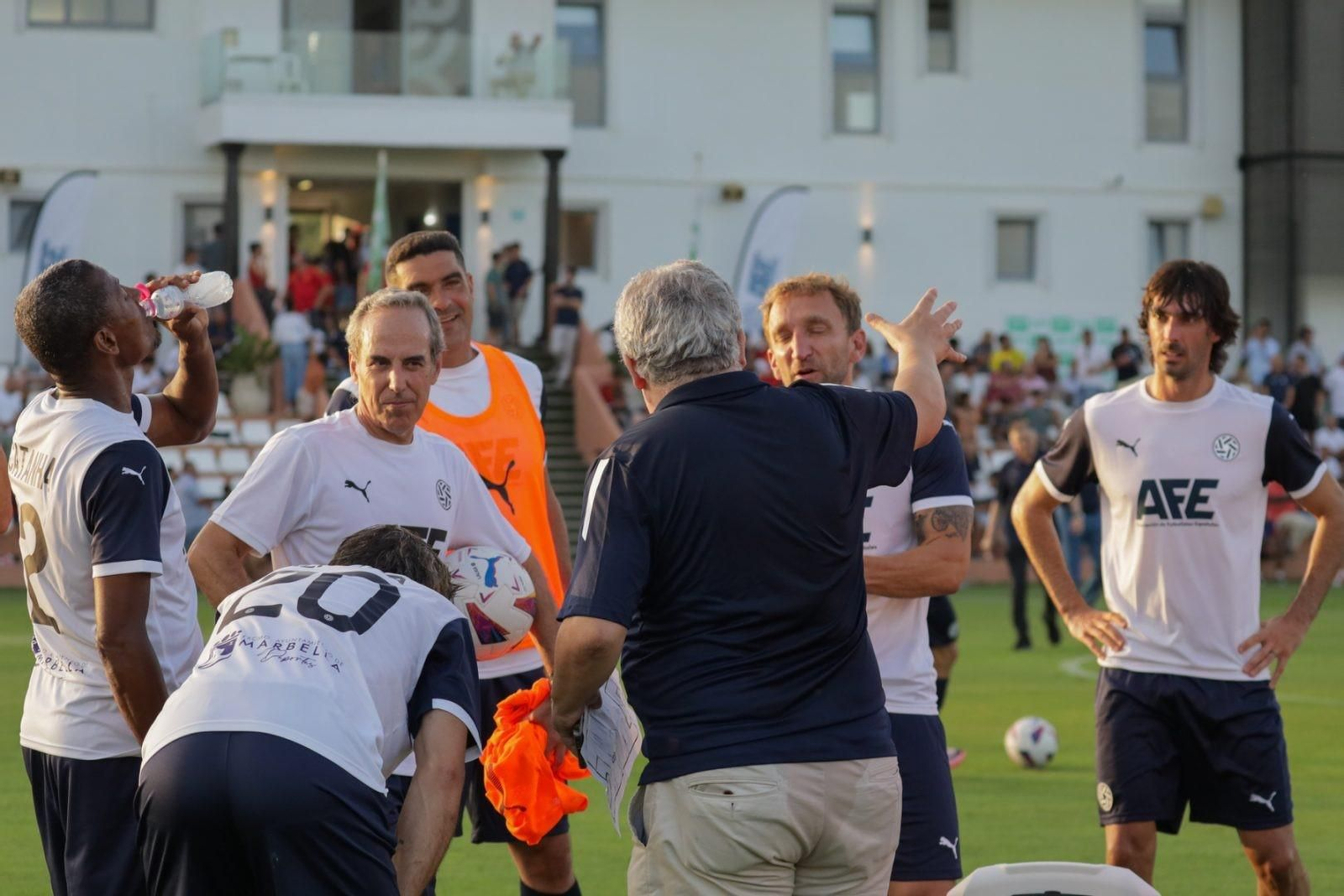 Leyendas e históricos en Marbella por una buena causa: Xavi, Marchena, Tamudo, Salva...