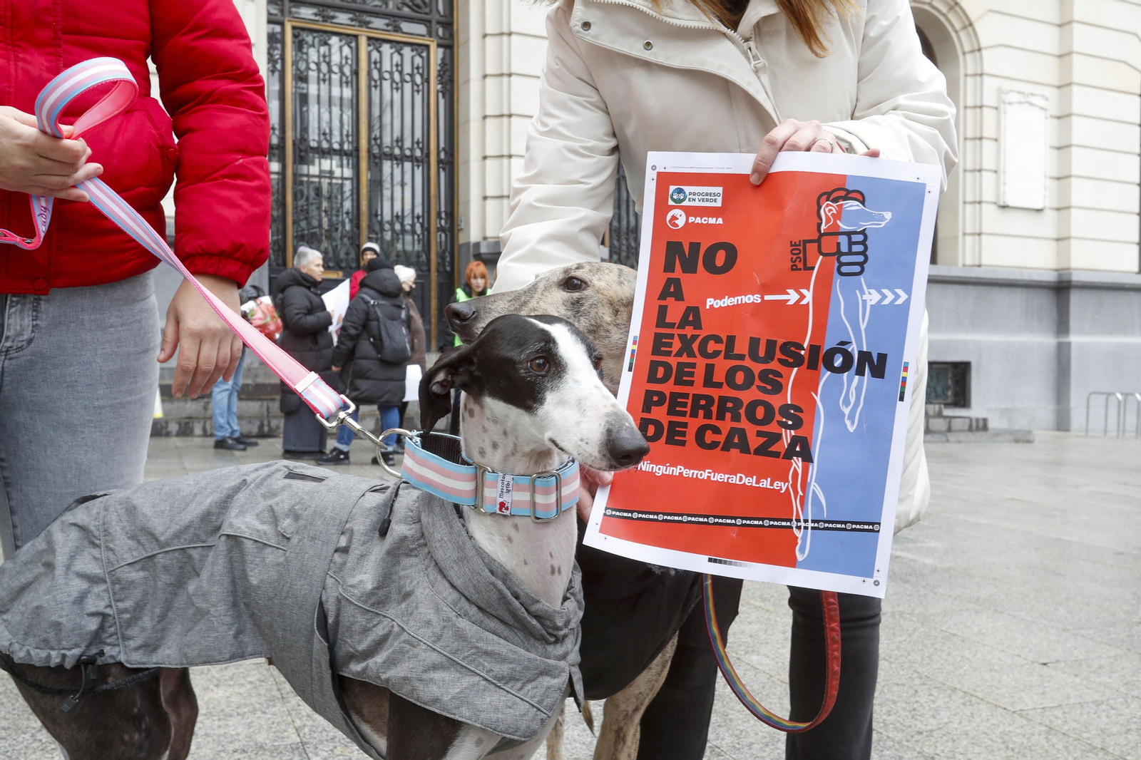 La protesta por la inclusión de los perros de caza en la Ley de Bienestar Animal.