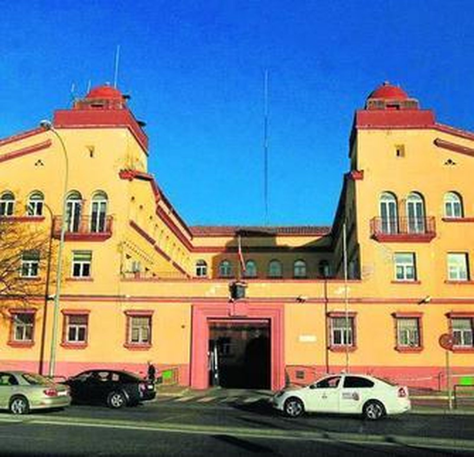 Fachada de la comisaría de Campo Madre de Dios.