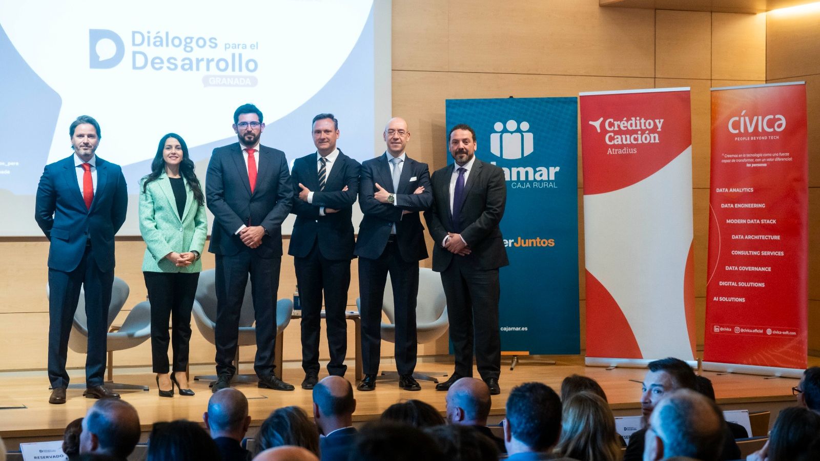 Momento del debate en la Escuela Internacional de Gerencia en Granada