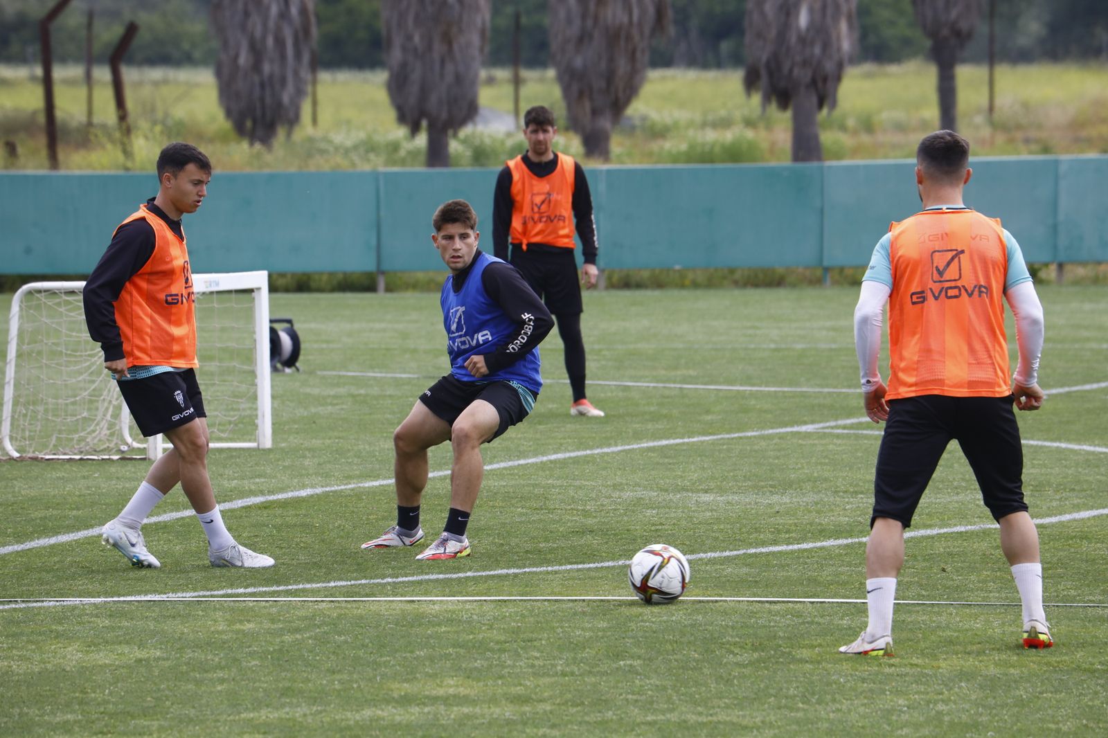 Manolillo y Ale Marín durante un entrenamiento con el primer equipo.