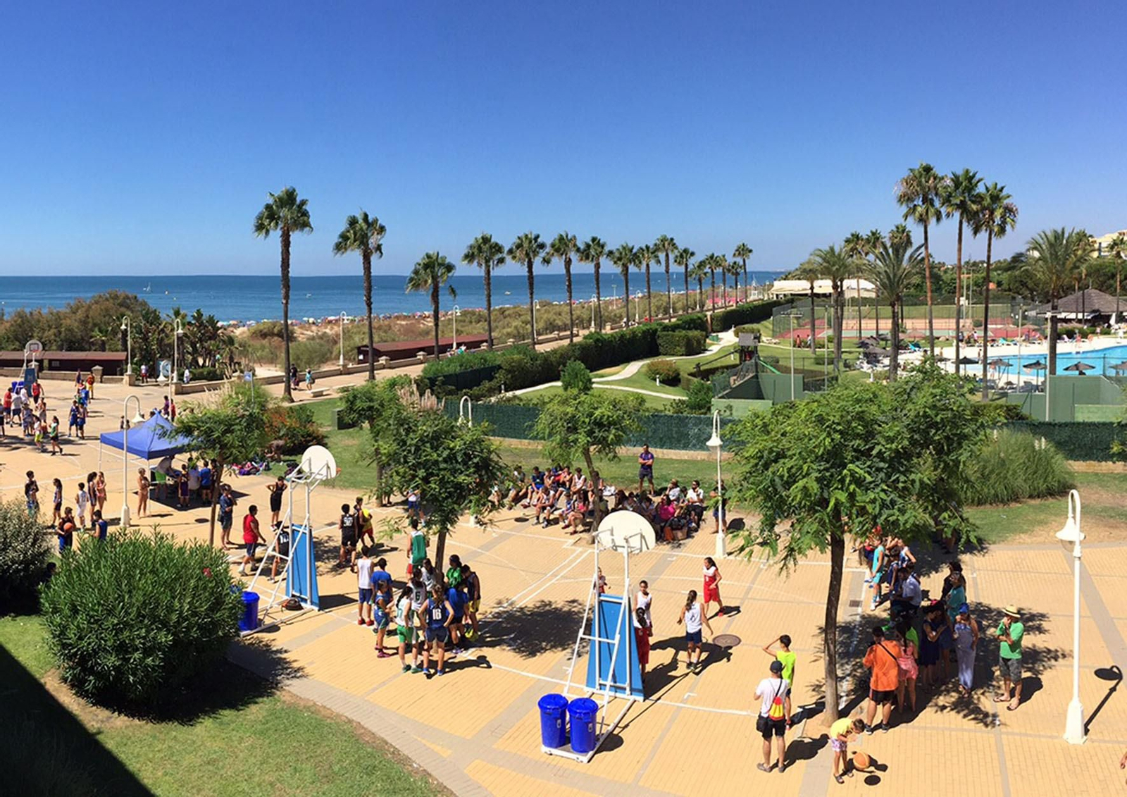 Estos son todos los deportes que podrás practicar este verano en la playa de Islantilla
