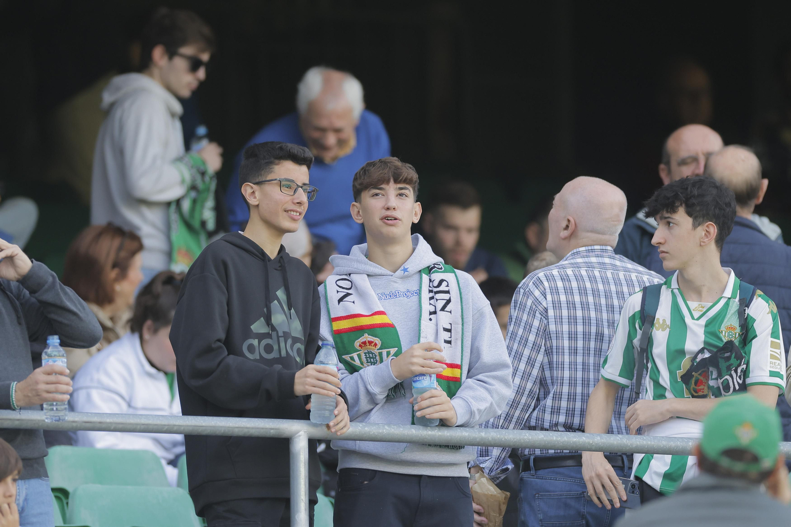 Búscate en las fotos del Betis-Real Madrid