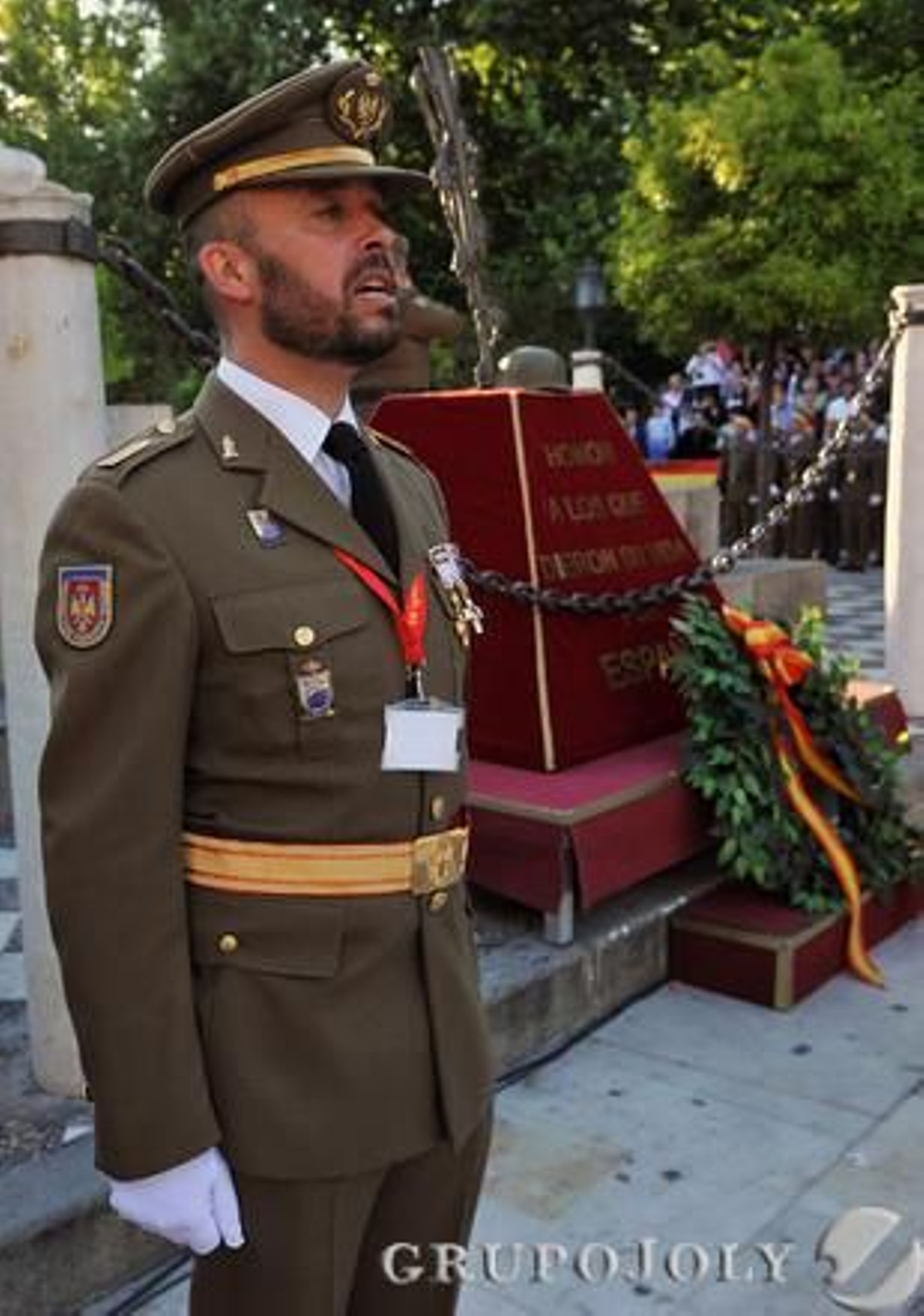 Las imágenes de la jura de bandera y el desfile militar del Día de San Fernando