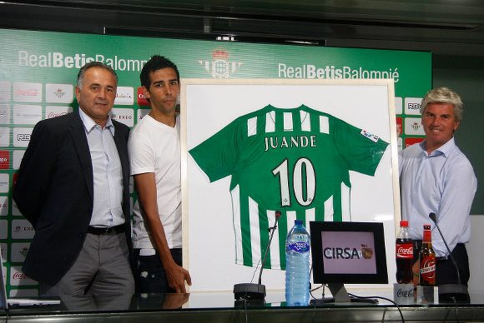 Juande se despide del beticismo "en un día feliz pero a la vez triste"