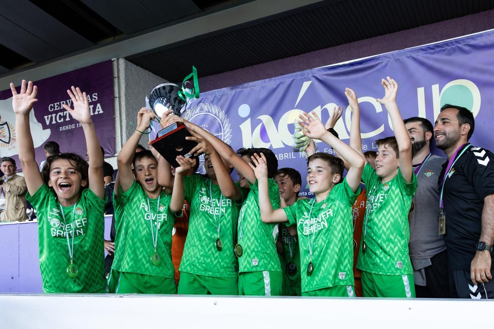 ¿Estuviste en la Jaén Cup viendo a los mejores equipos de Europa? Búscate aquí