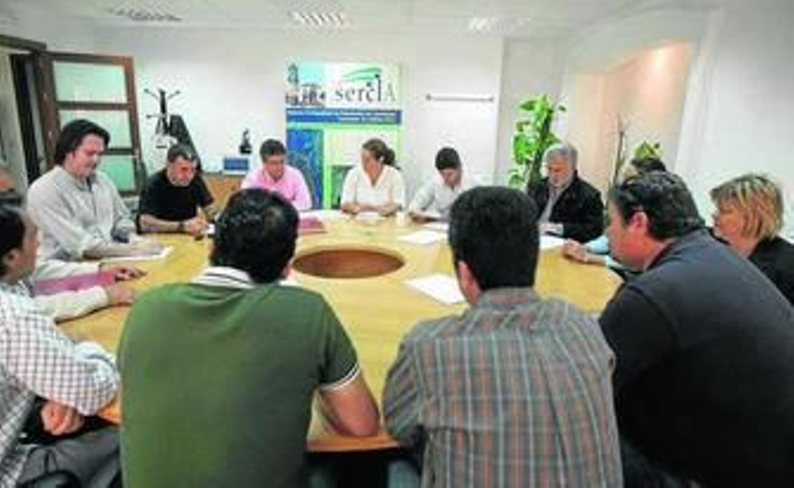Un momento de la reunión en el Sercla, ayer por la mañana.