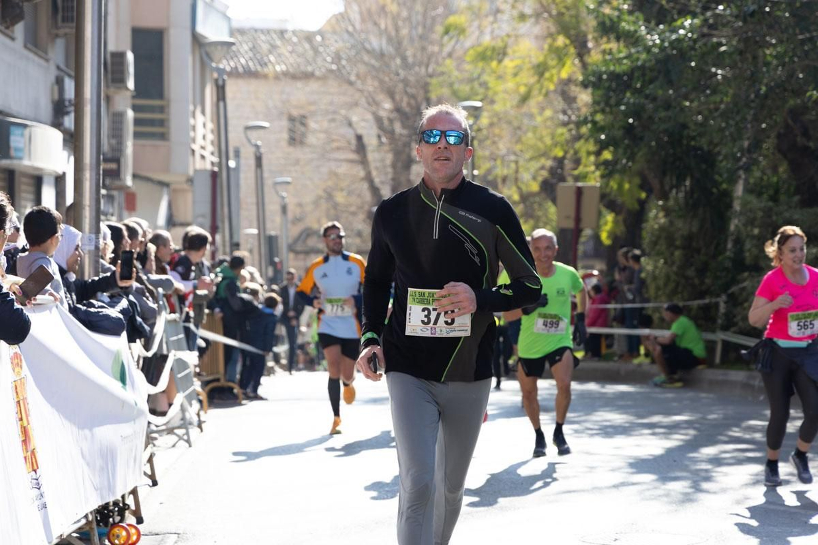 Deporte y solidaridad se unen en la IV Carrera Popular IES San Juan Bosco, en imágenes
