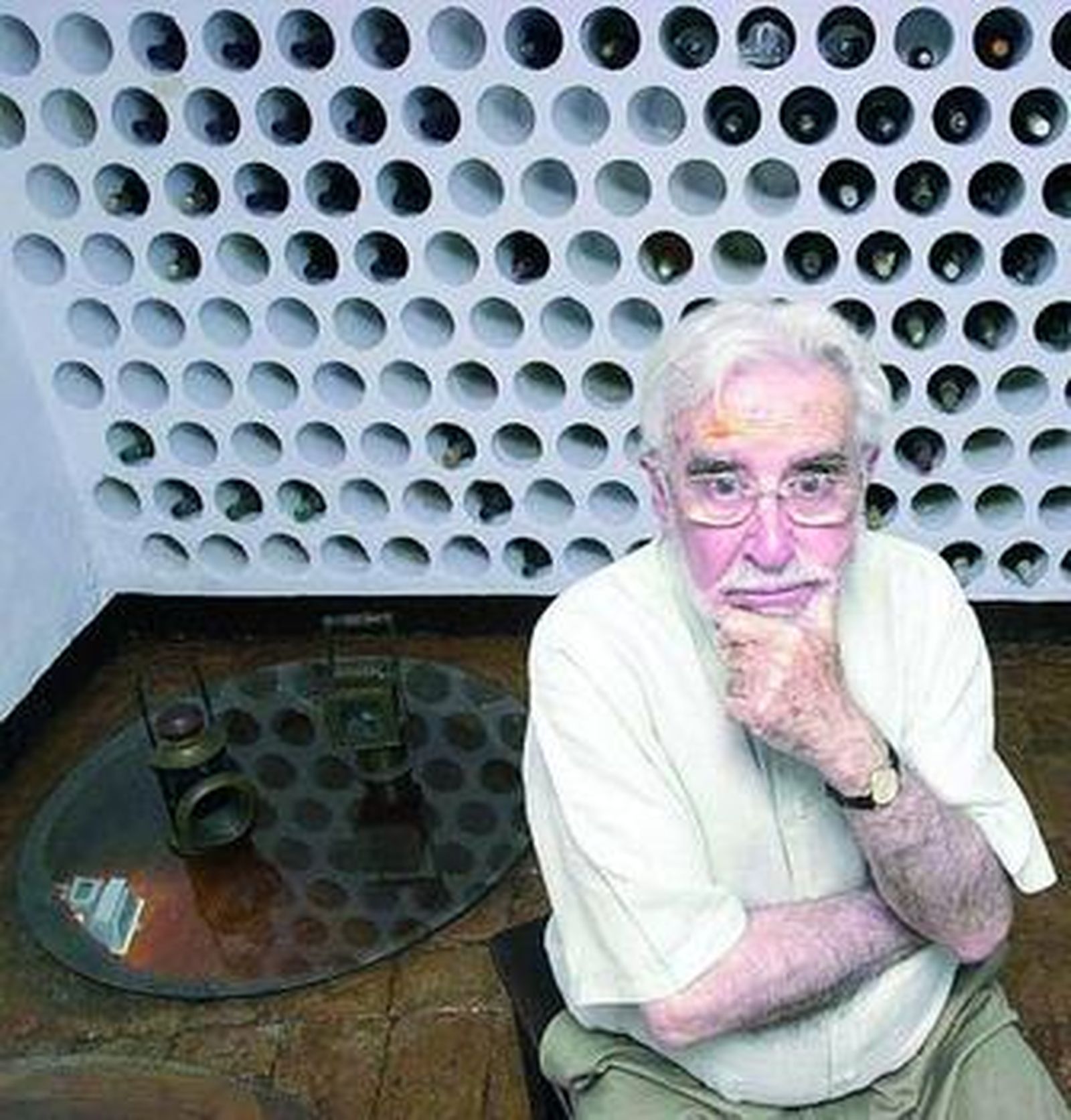 Retrato de Carlos Castilla del Pino en su casa de Castro del Río (Córdoba).