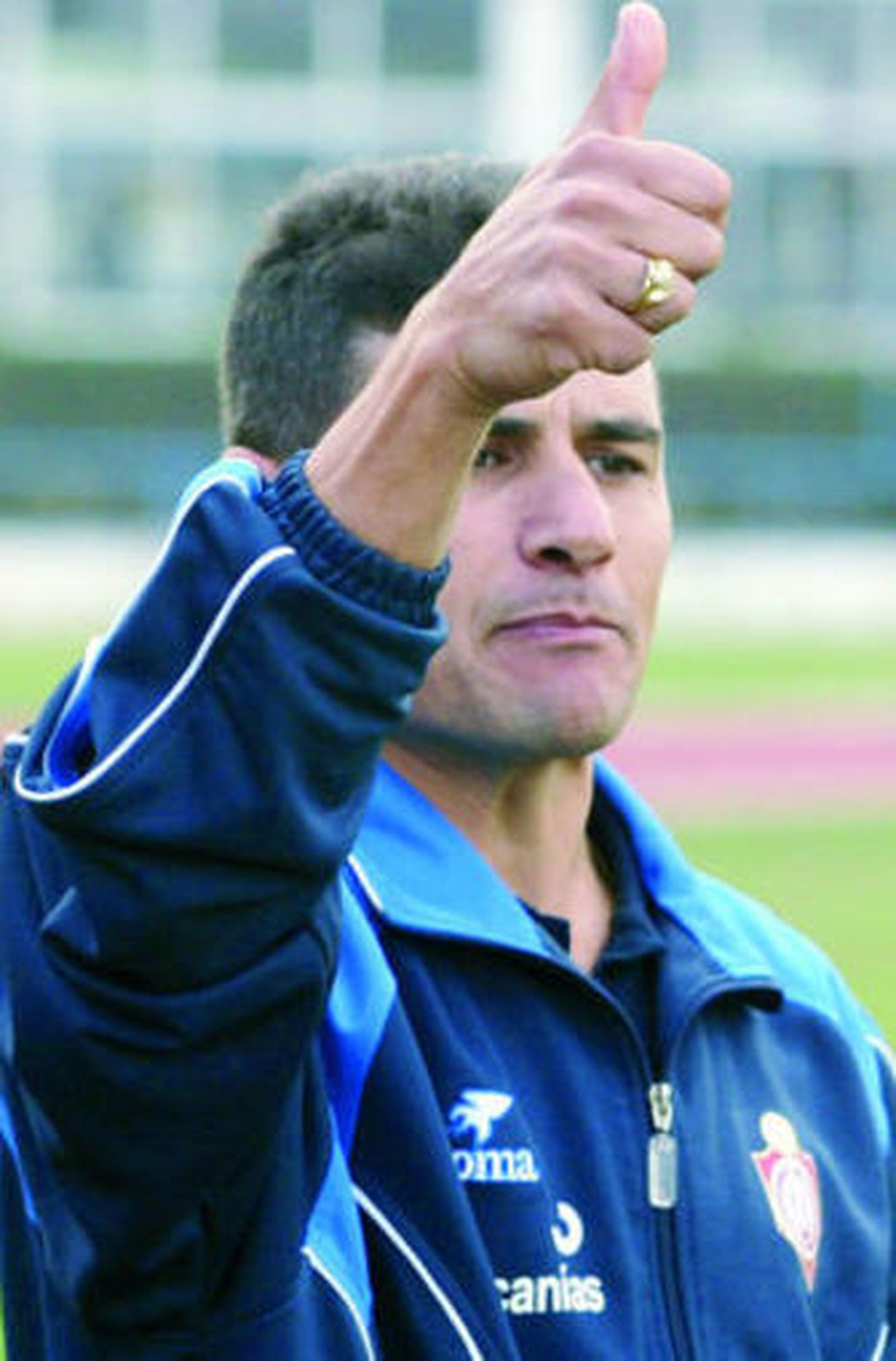 Juan Carlos Menudo, durante un encuentro con el Utrera.