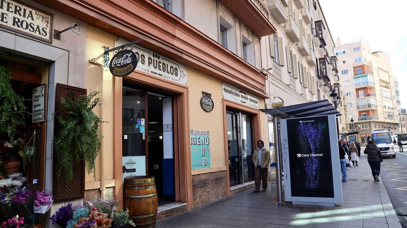 La fachada del Bar Los Pueblos. La fachada del Bar Los Pueblos.