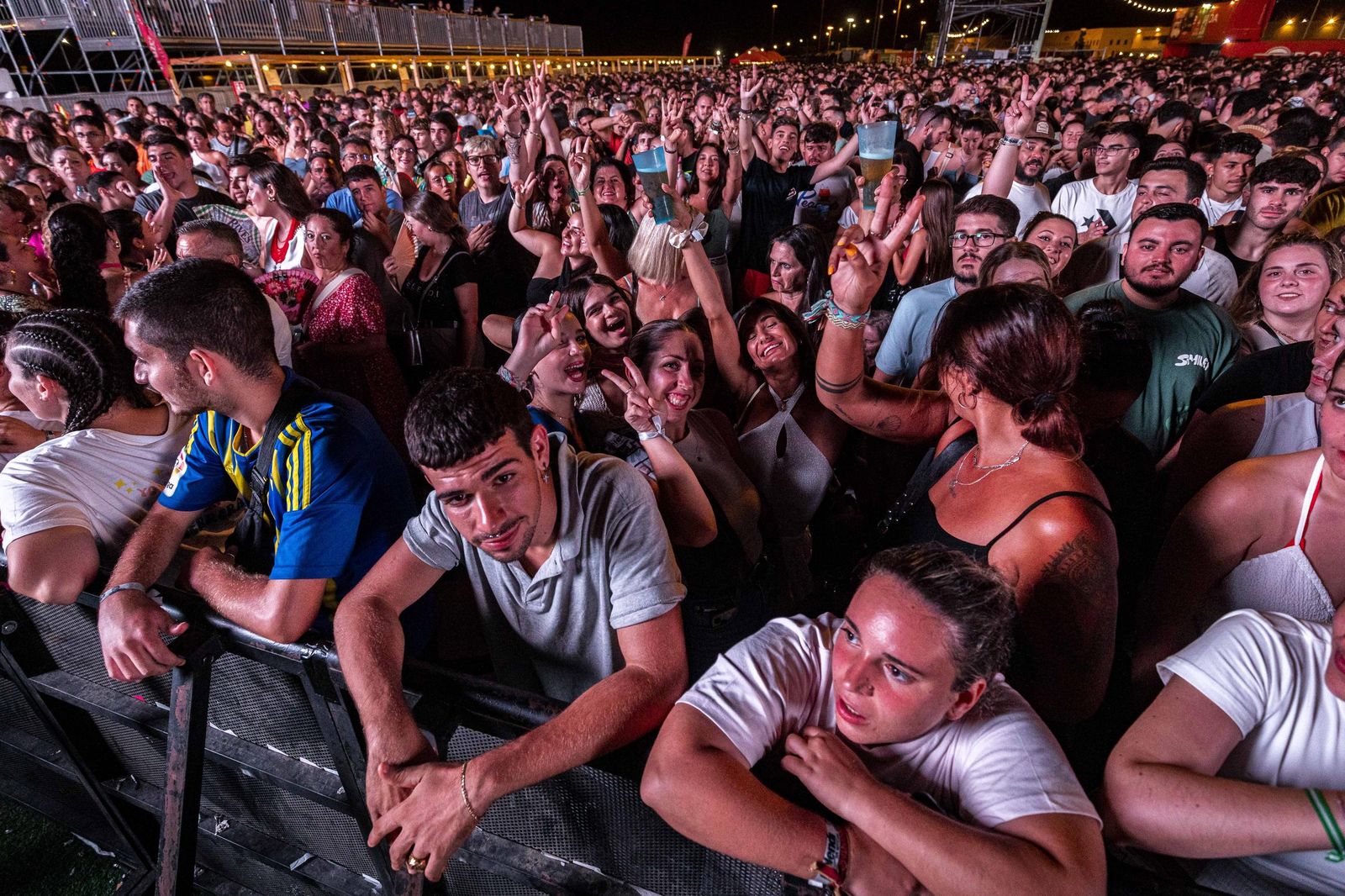 Búscate en las fotos del concierto de Melendi en Cádiz