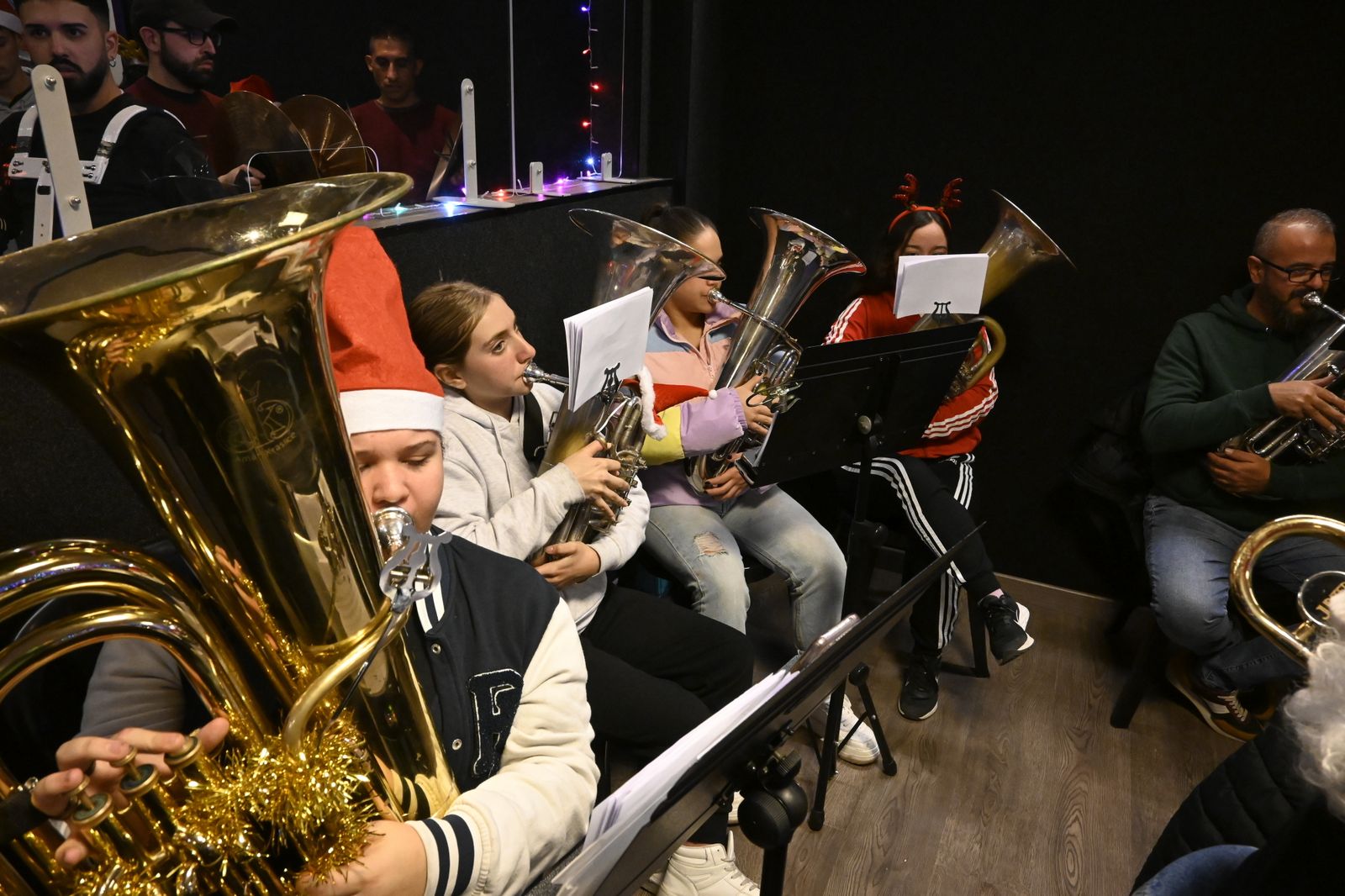 Ensayo preparatorio de la AM Santa Cruz para la cabalgata de Reyes Magos, en Imágenes
