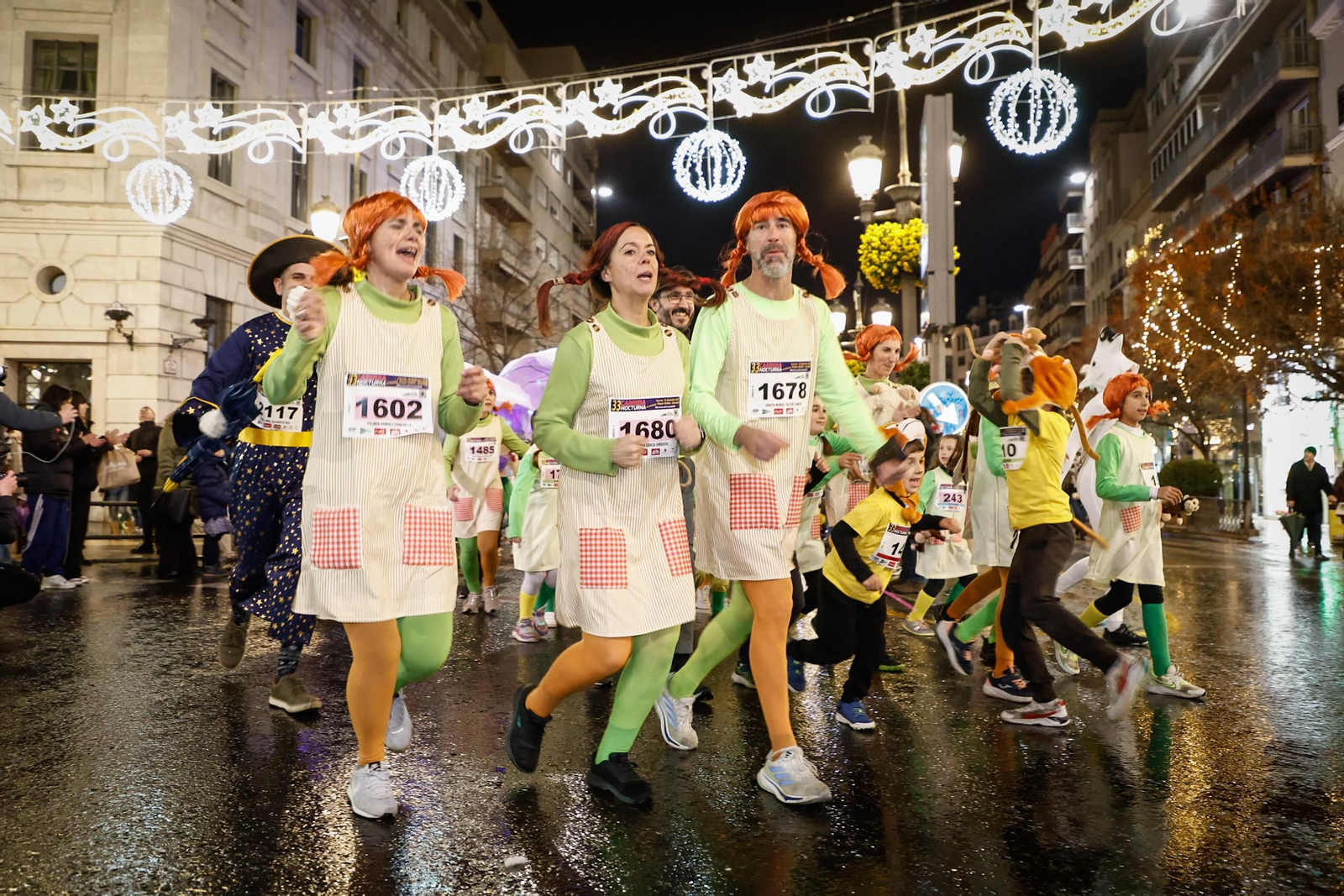Búscate en la Carrera Nocturna de Disfraces de Granada