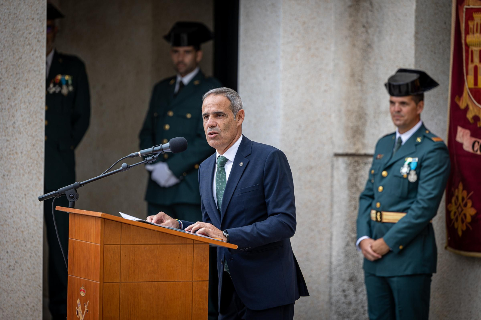 Imágenes de los actos de la Guardia Civil en Cádiz por la festividad de la Virgen del Pilar
