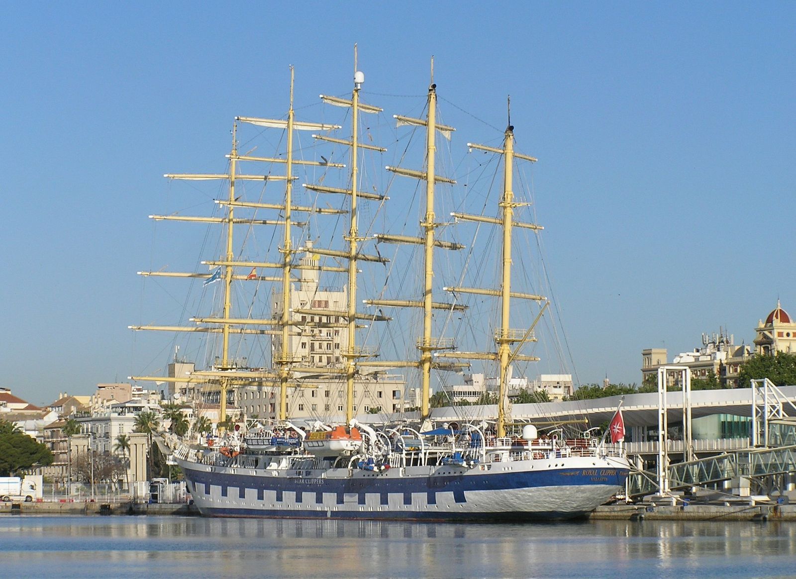 Fotos de los buques de crucero reunidos en Málaga