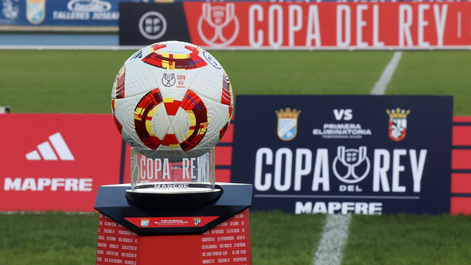 Imágenes de la eliminatoria de Copa del Rey entre el Xerez CD y el AD Ceuta FC en Chapín