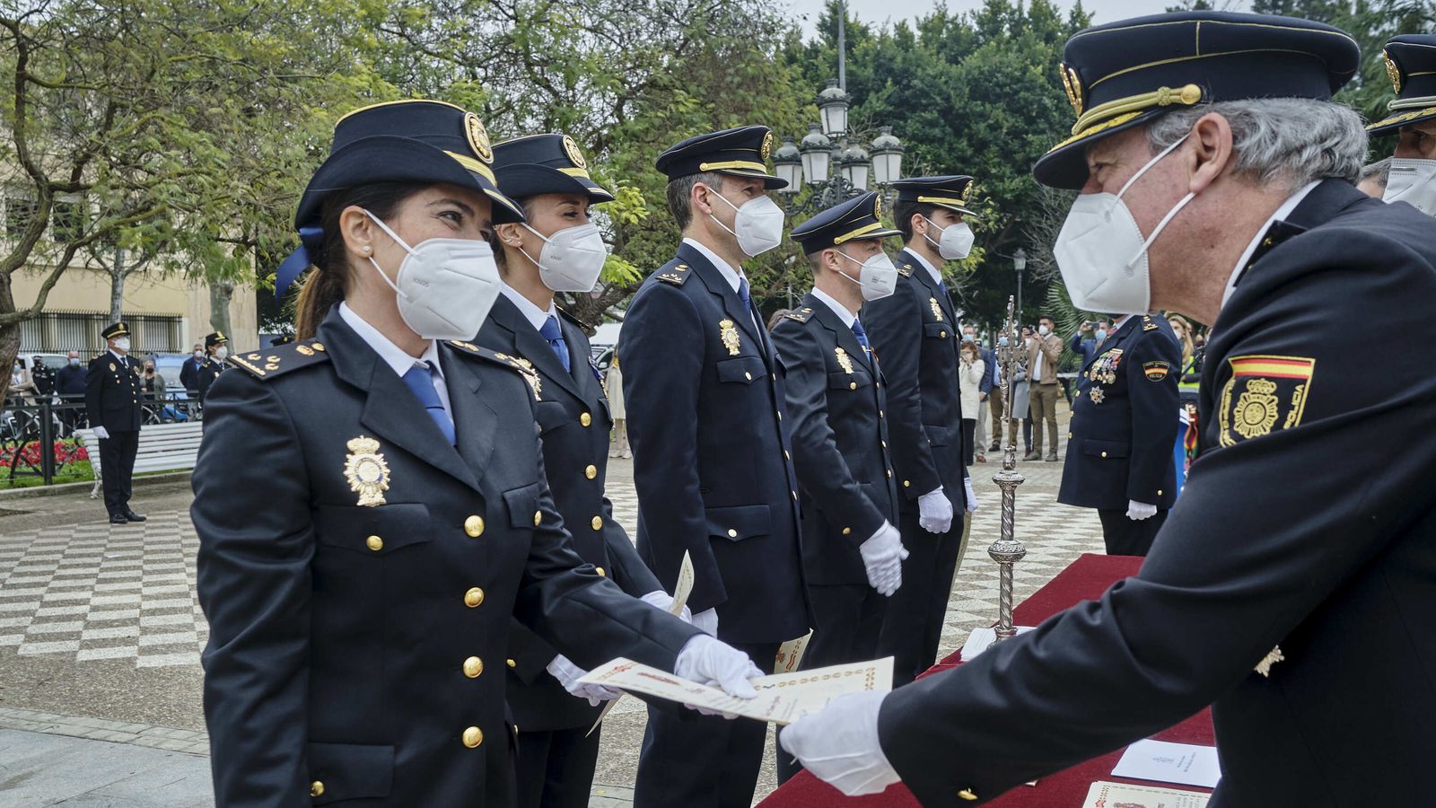Acto de  juramento de 22 nuevos inspectores de la Policía Nacional en la Plaza de España.