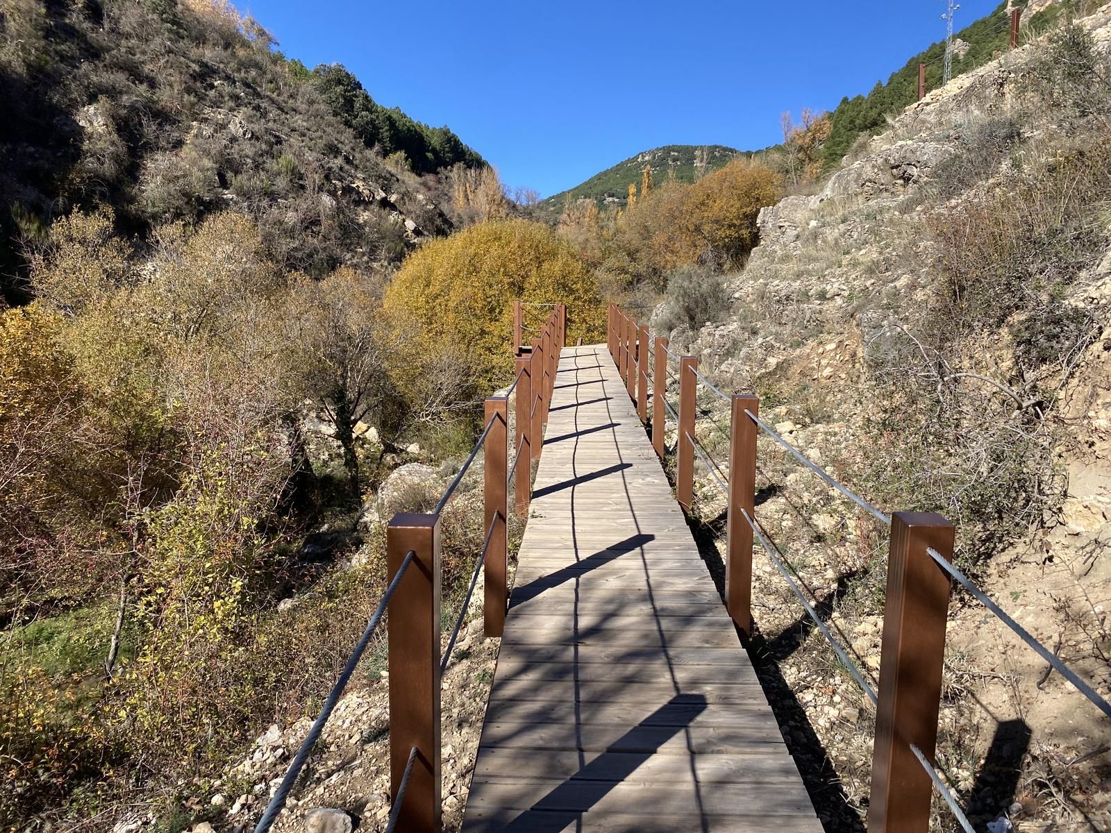 Puente que lleva a las Pozas del Zumeta, un clásico de la sierra segureña.