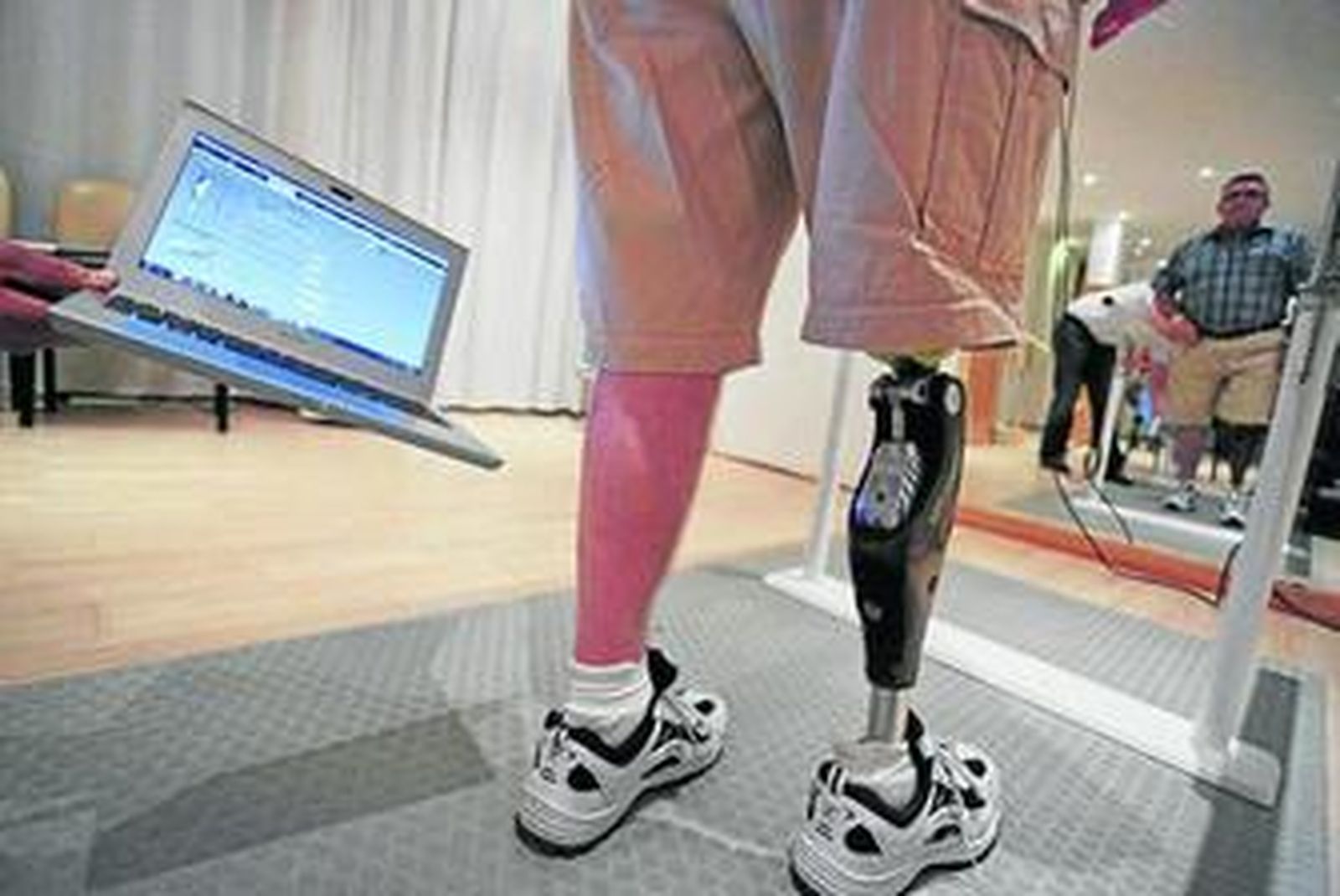 Presentan una prótesis de rodilla biónica